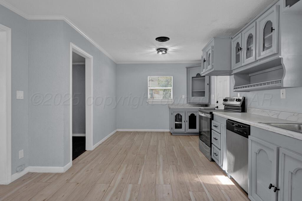 912 W Bonita Avenue Property Photo 7