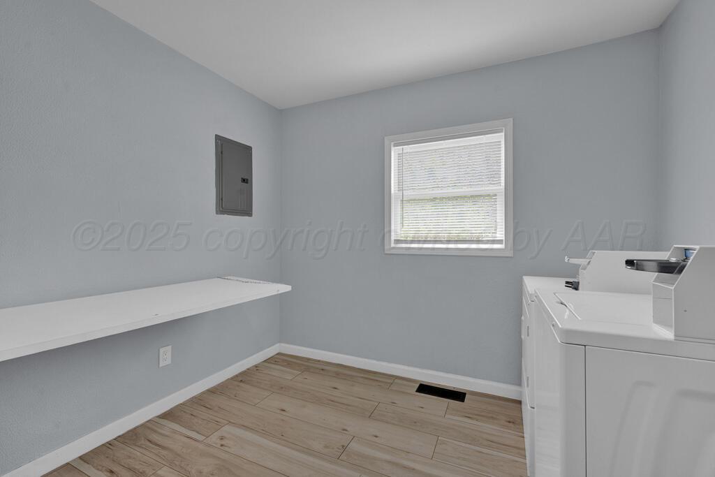 912 W Bonita Avenue Property Photo 9