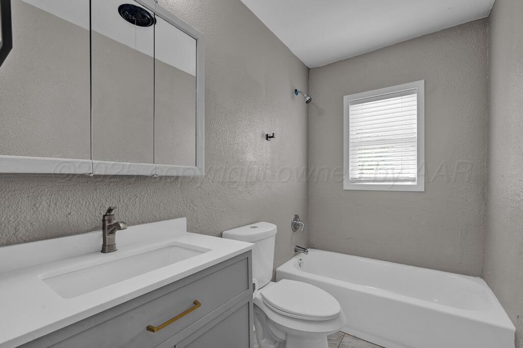 912 W Bonita Avenue Property Photo 16