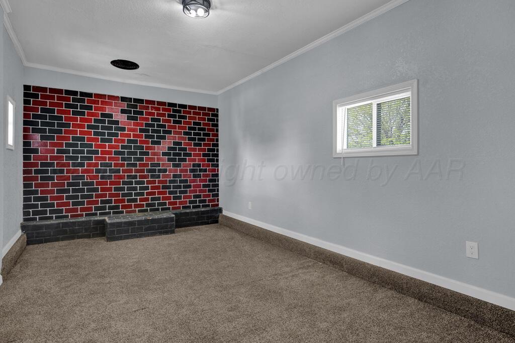 912 W Bonita Avenue Property Photo 19