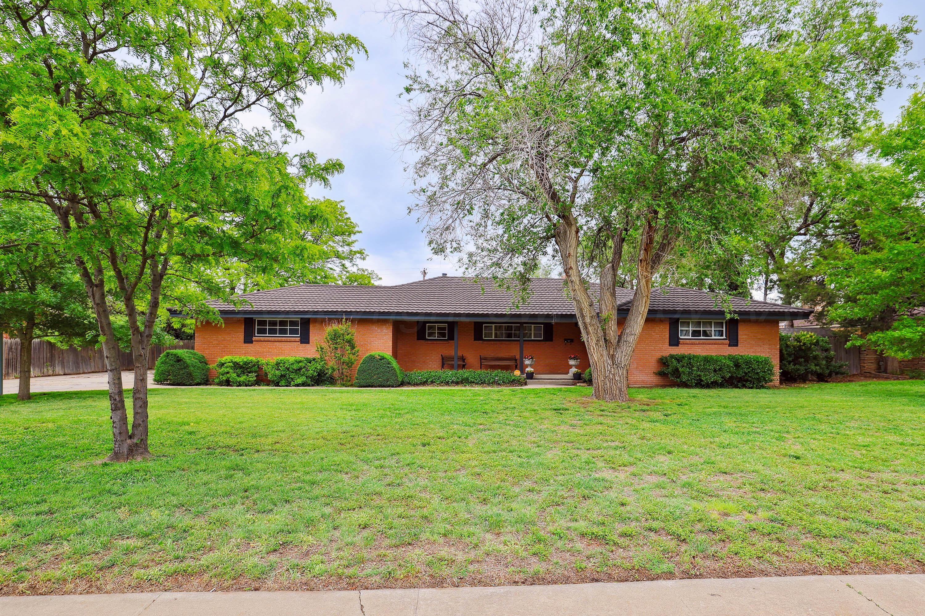 3709 Paramount Boulevard Property Photo 1