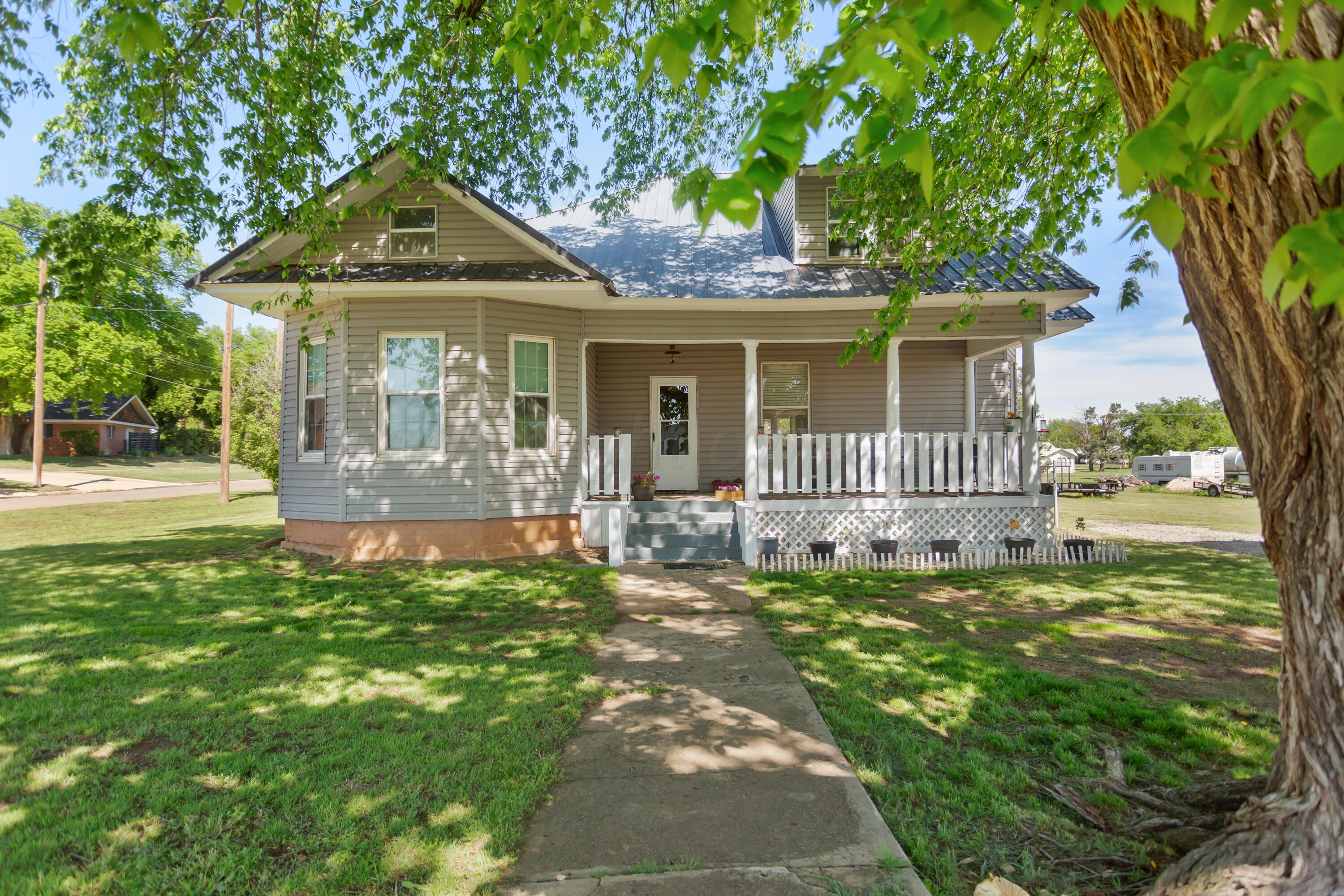 110 N Houston St Property Photo 1