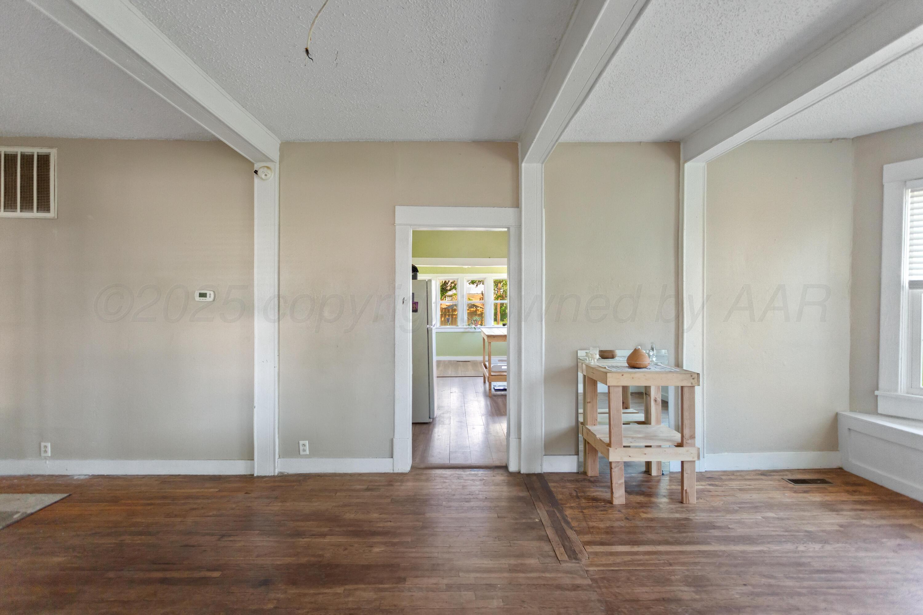 110 N Houston St Property Photo 7