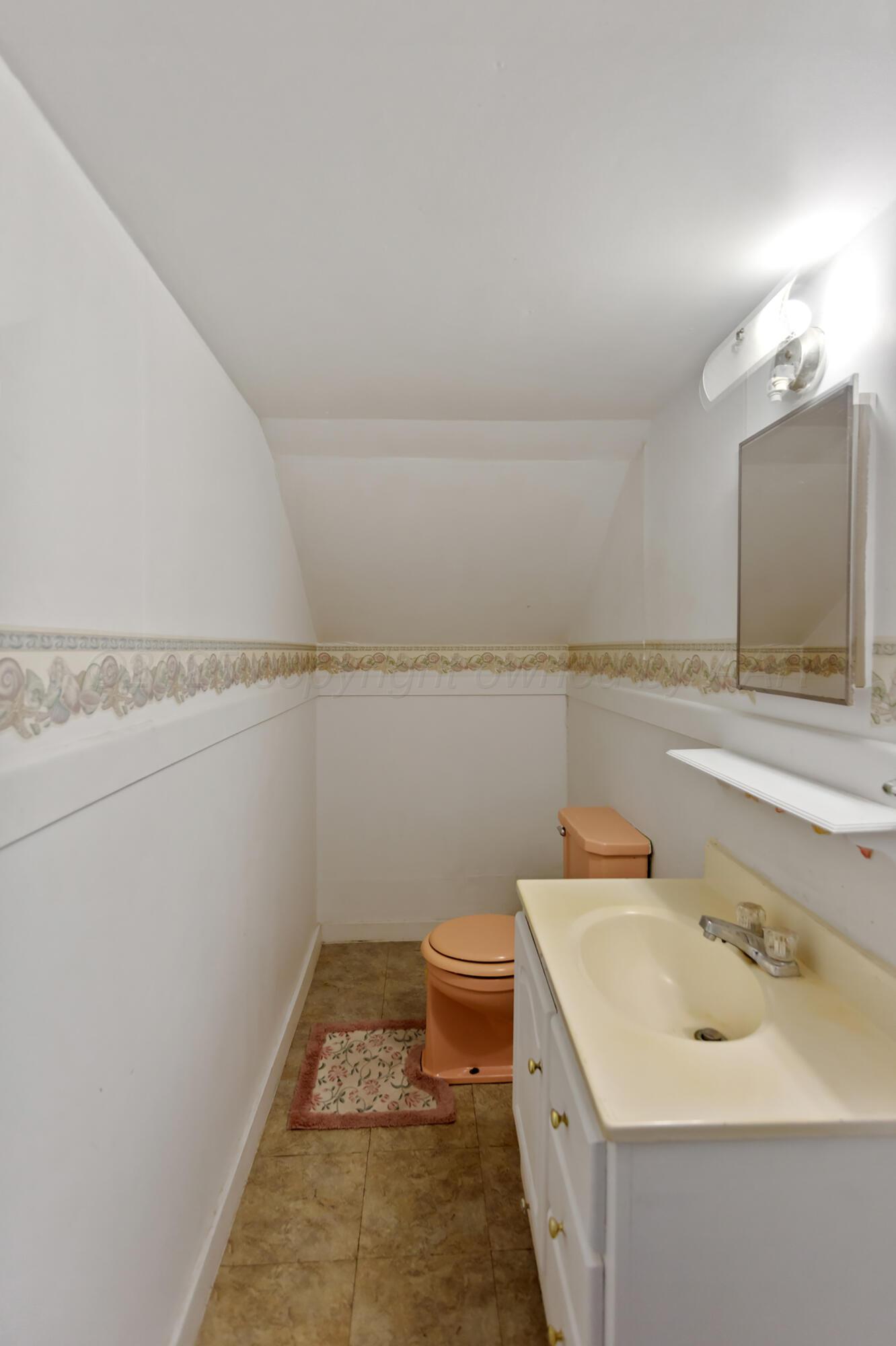 110 N Houston St Property Photo 22