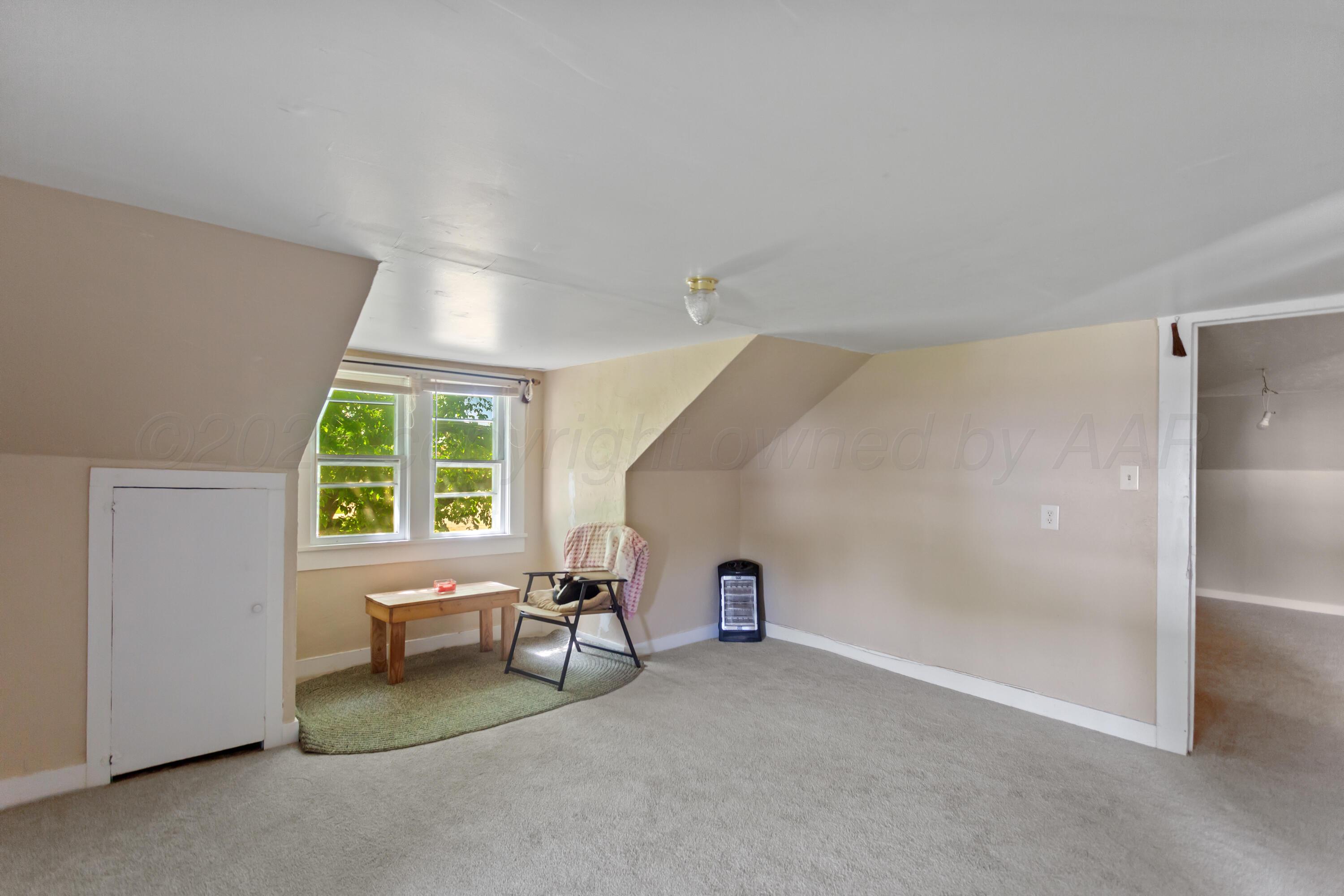 110 N Houston St Property Photo 26