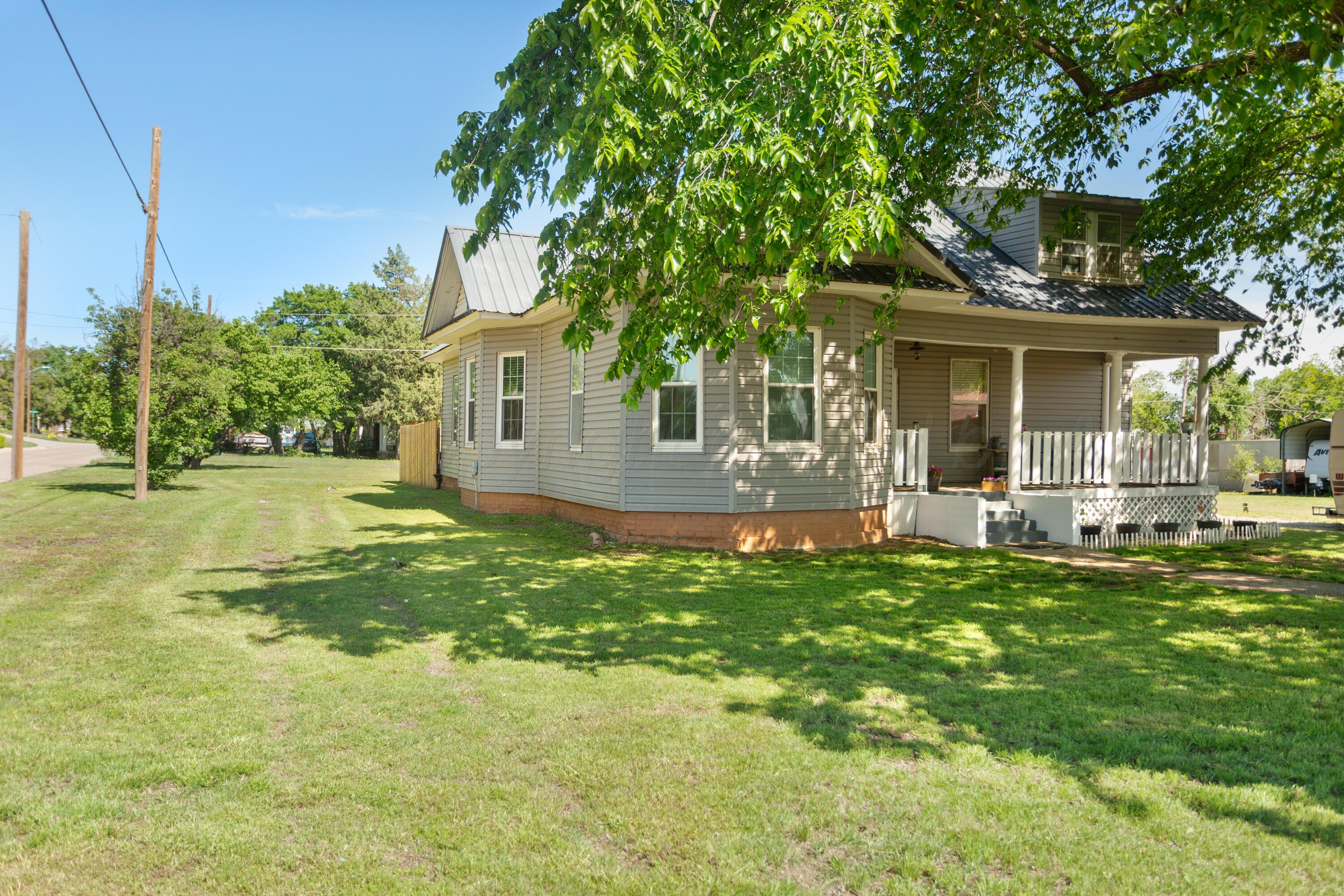 110 N Houston St Property Photo 35