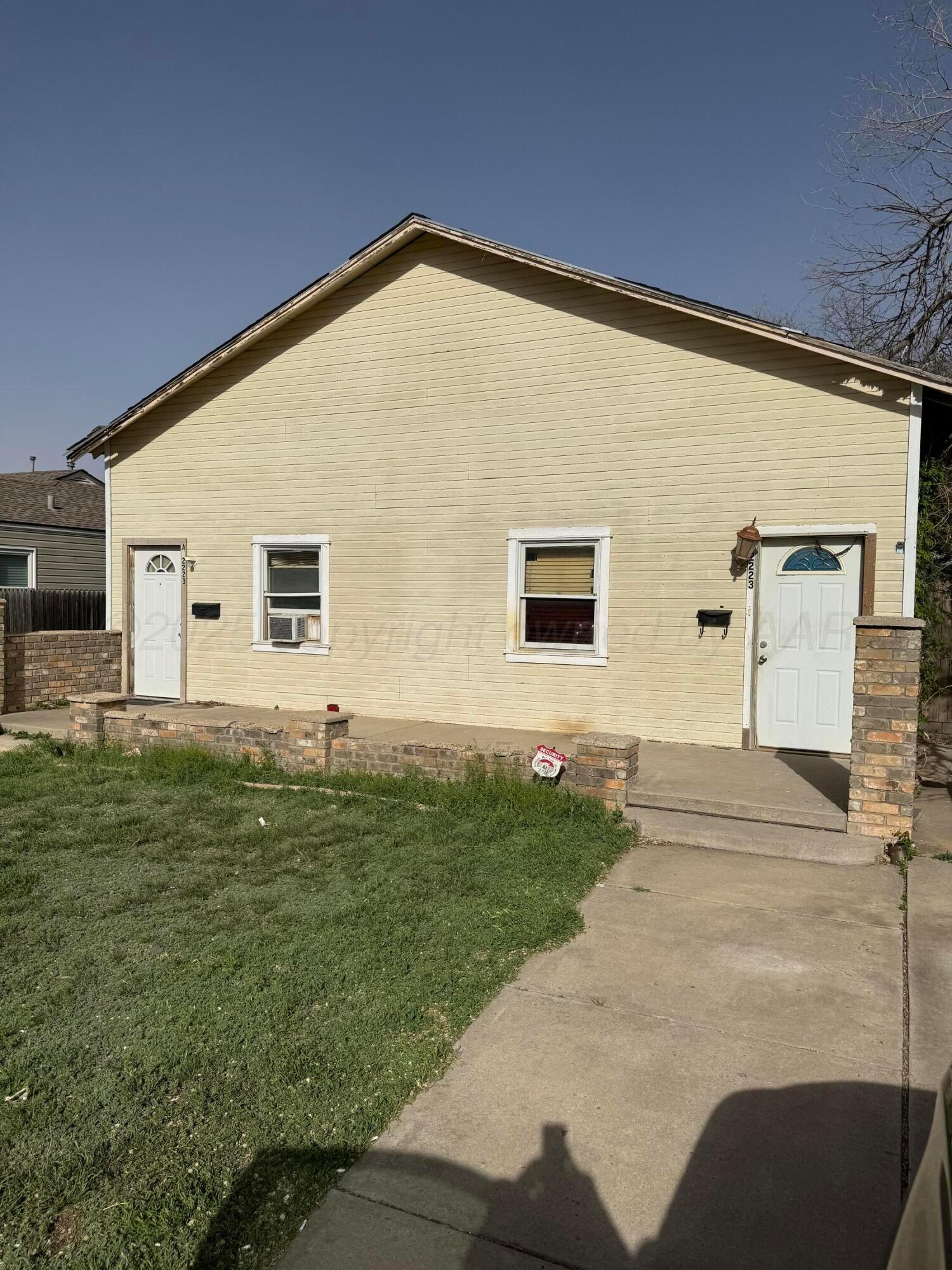 2223 S TAYLOR Street Property Photo 1