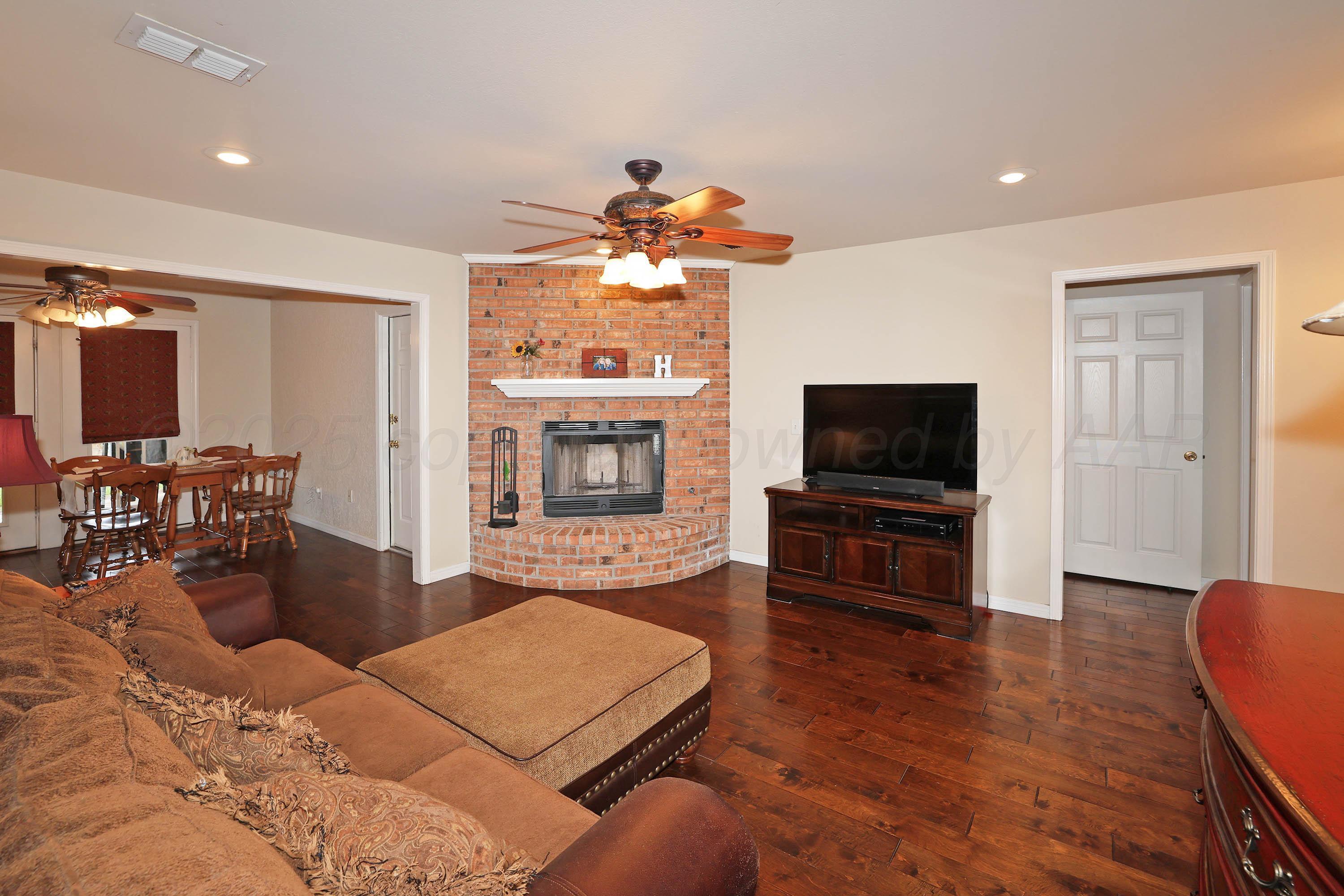 6410 Colgate Street Property Photo 3