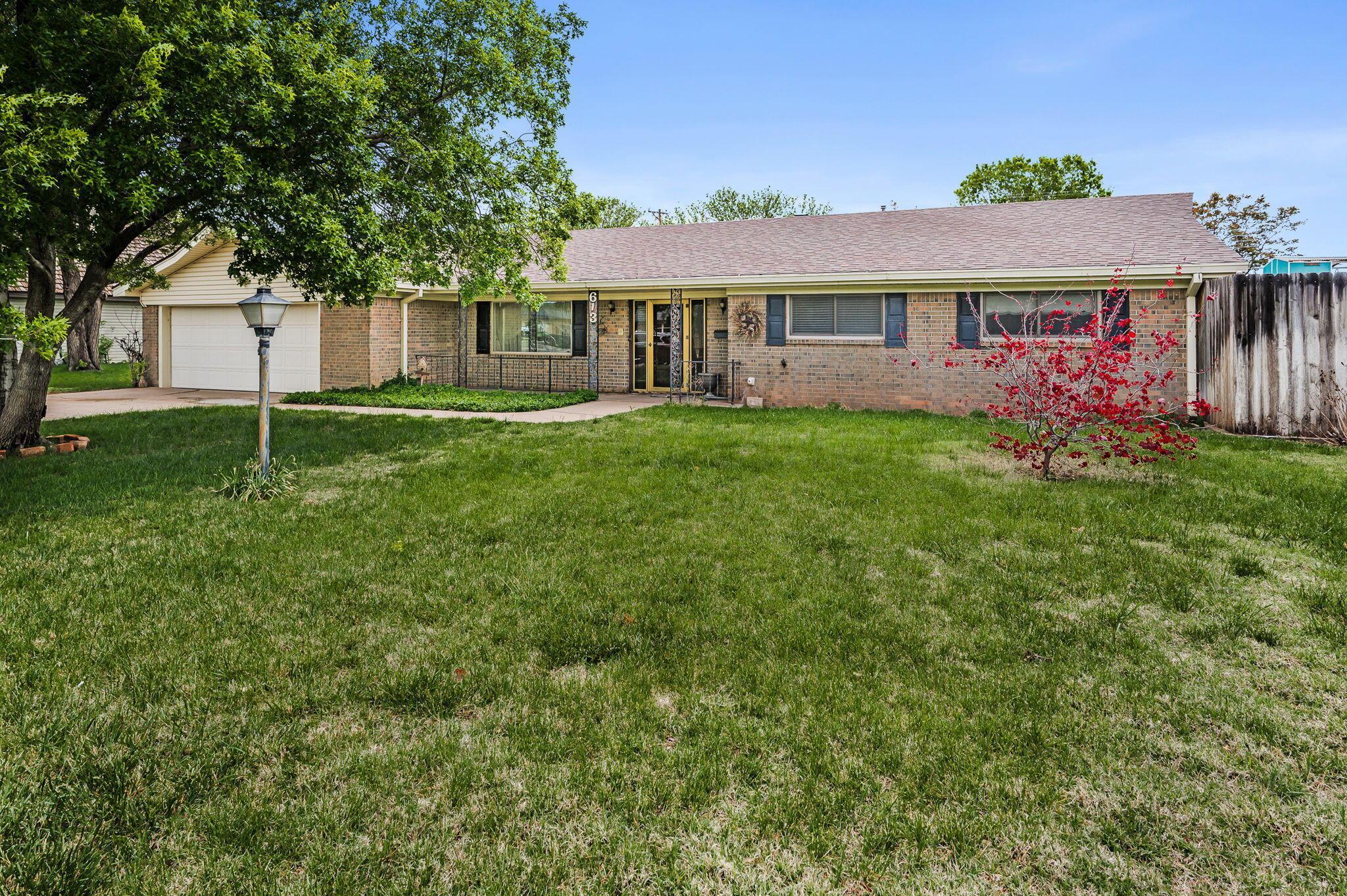 613 Bennett Drive Property Photo 1