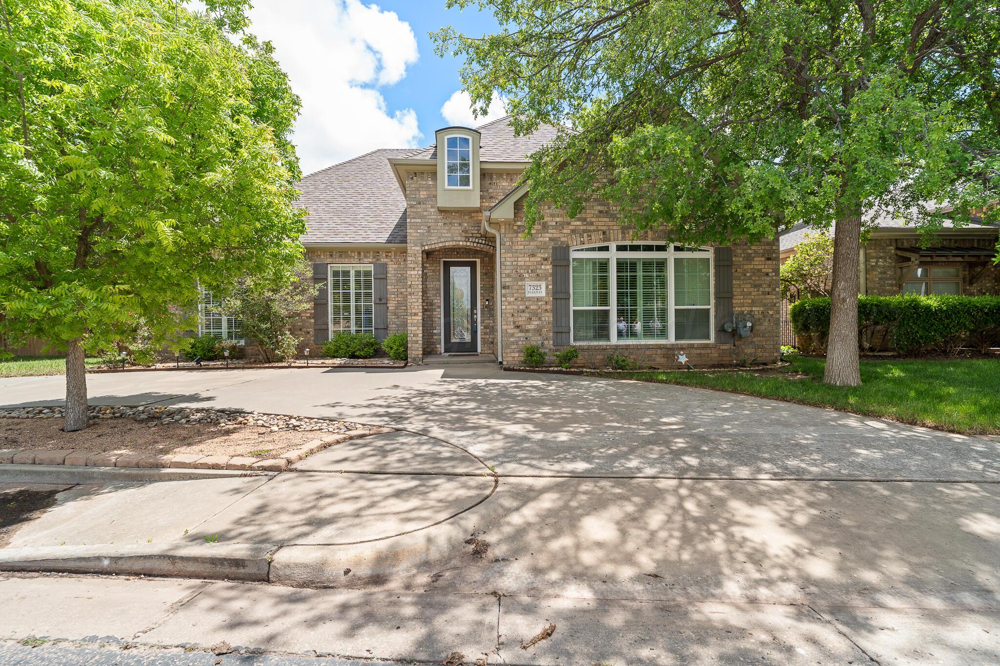 7323 Parkway Drive Property Photo 1