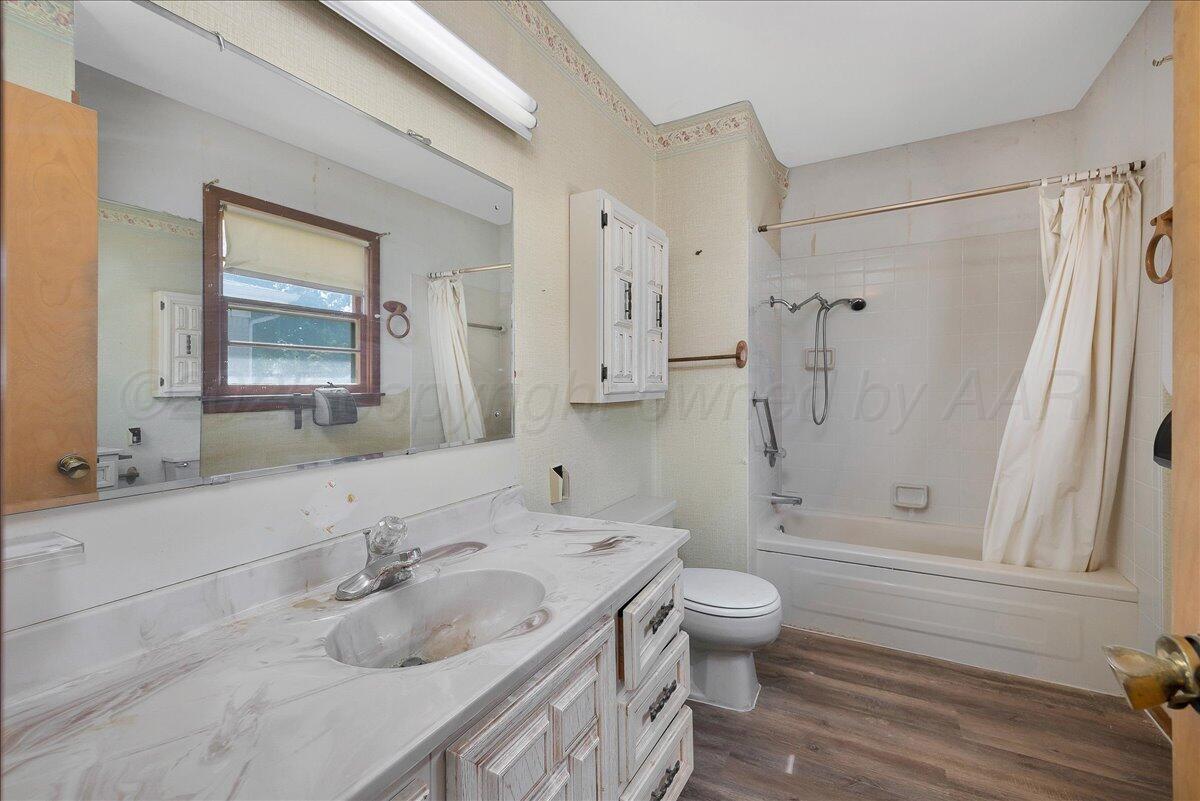 709 Franklin Avenue Property Photo 15