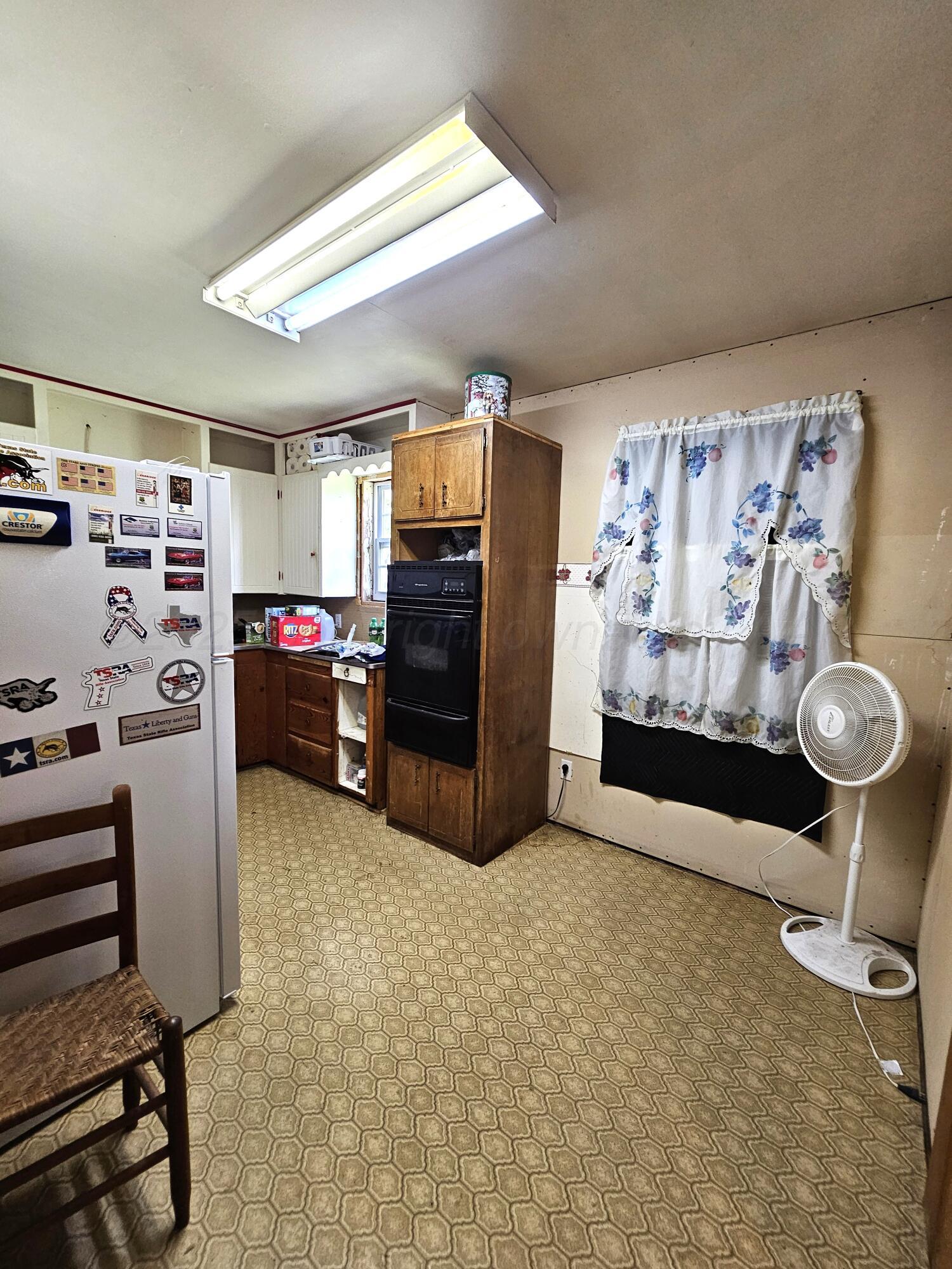 409 Heasley Street Property Photo 6