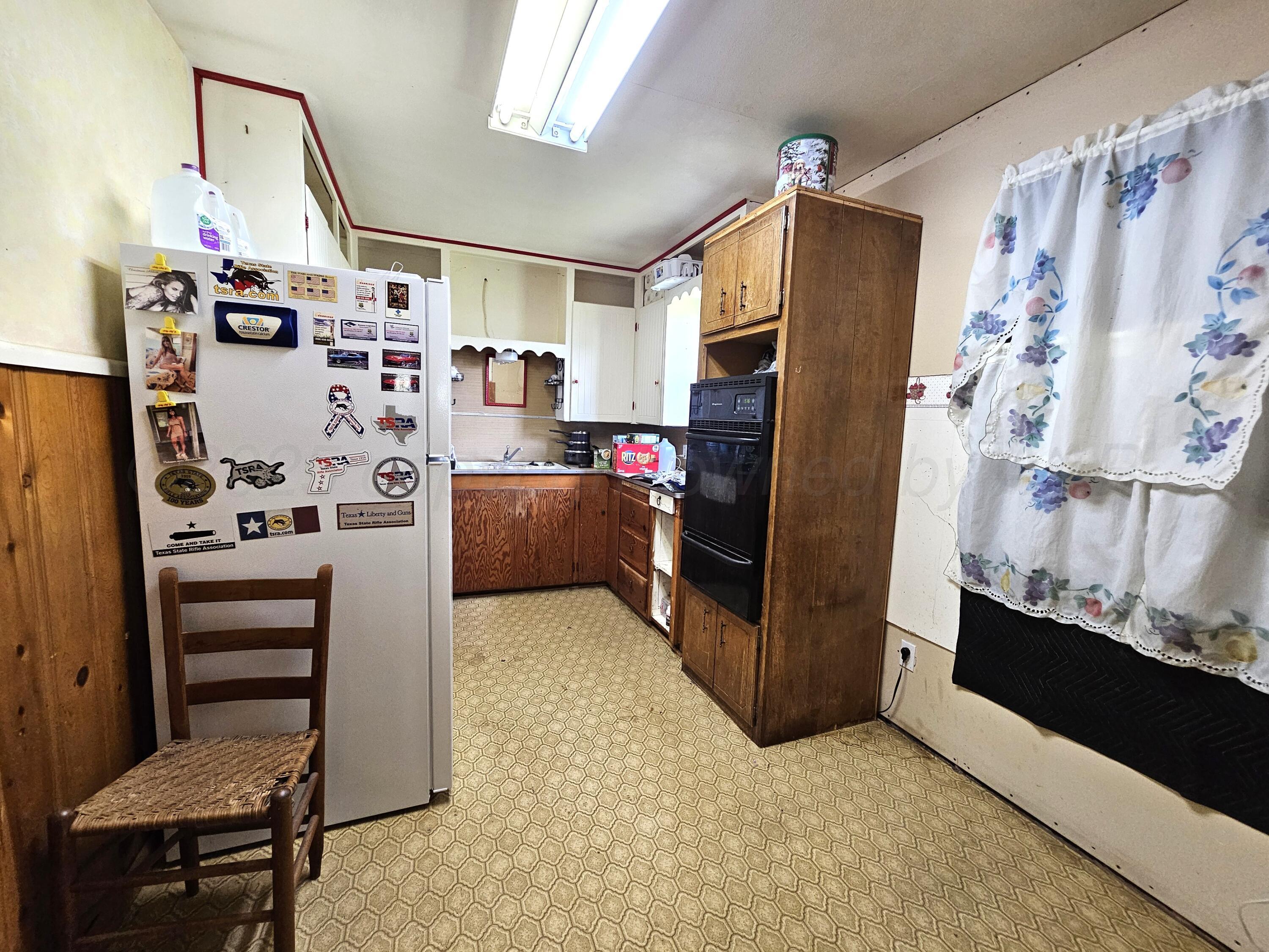 409 Heasley Street Property Photo 9
