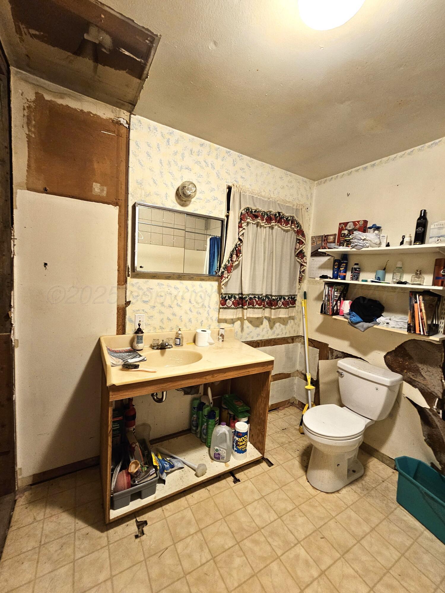 409 Heasley Street Property Photo 17