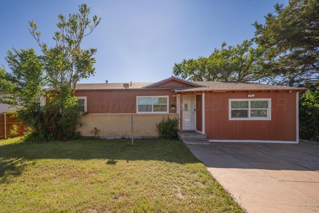 937 Dahlia Street Property Photo 1