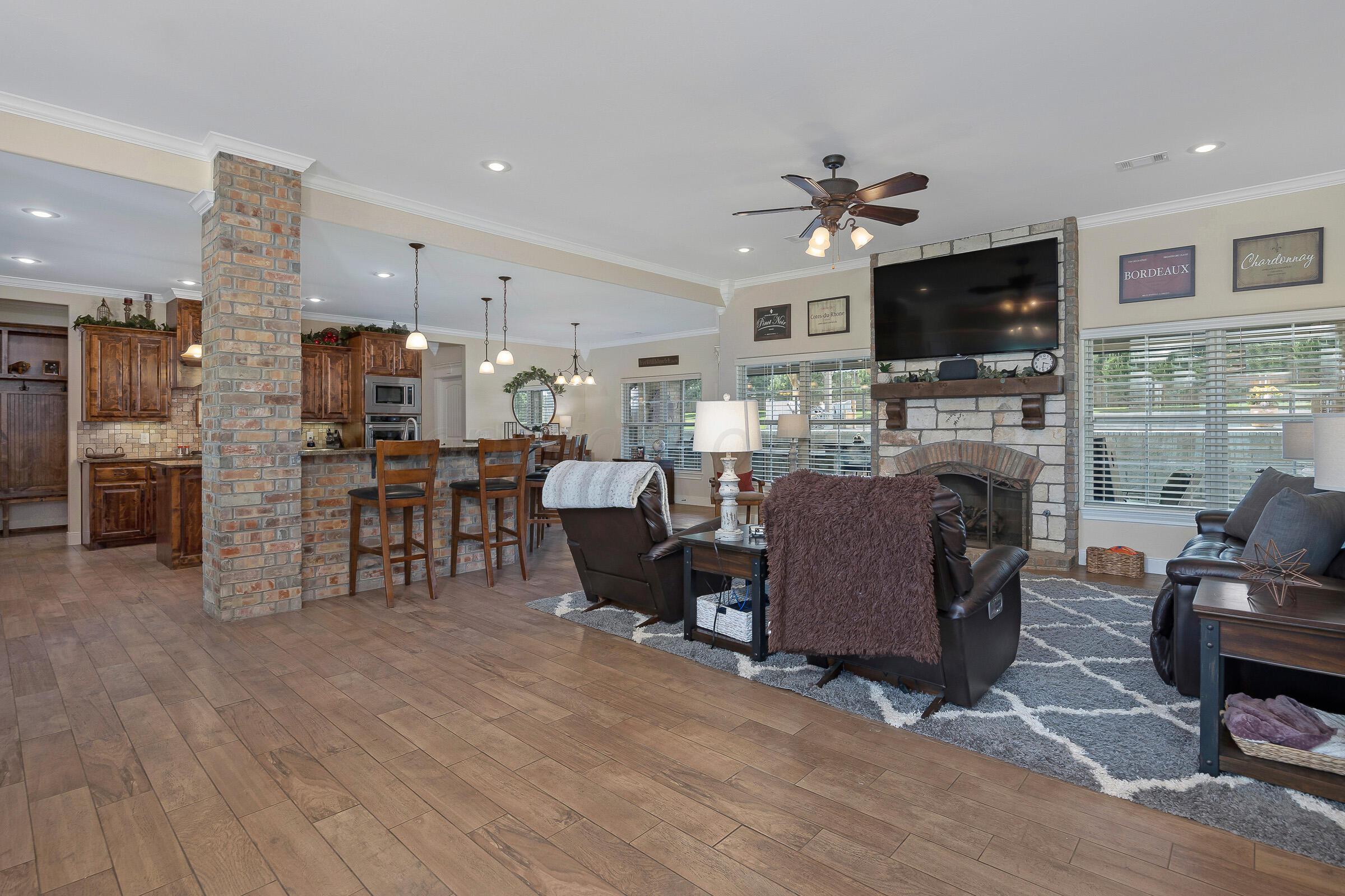 17150 Valley Lake Drive Property Photo 10