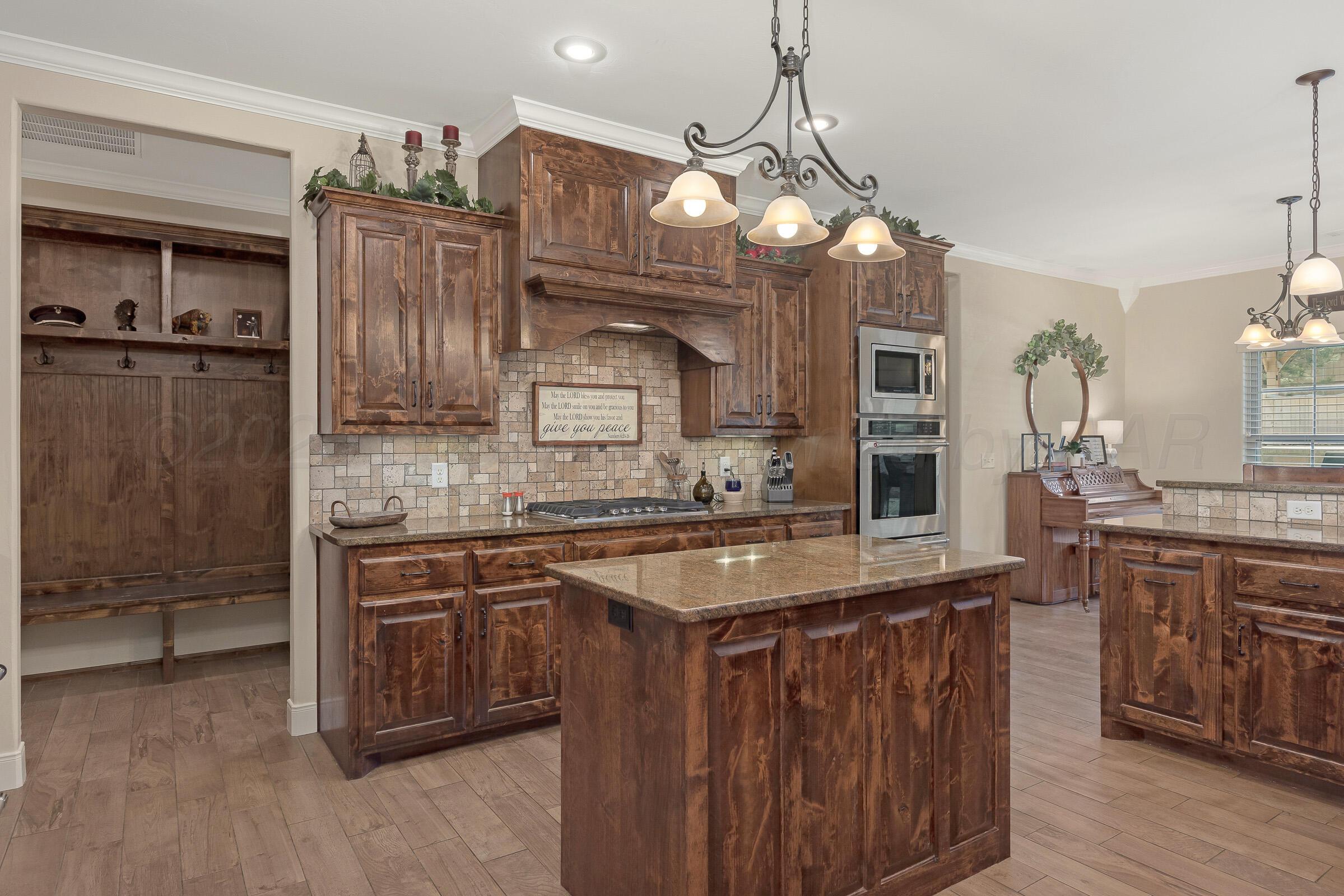 17150 Valley Lake Drive Property Photo 16