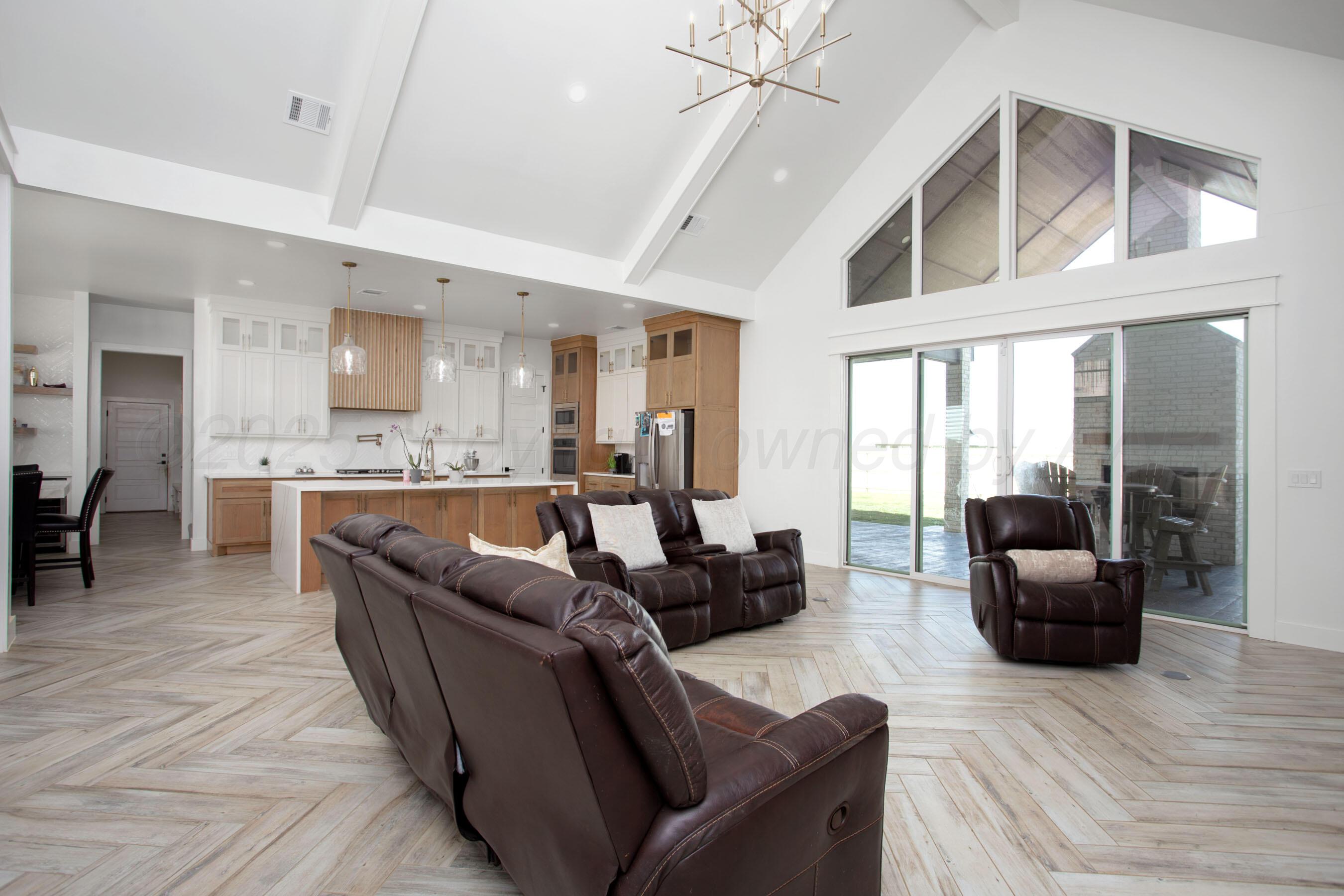 9800 Barton Springs Drive Property Photo 15