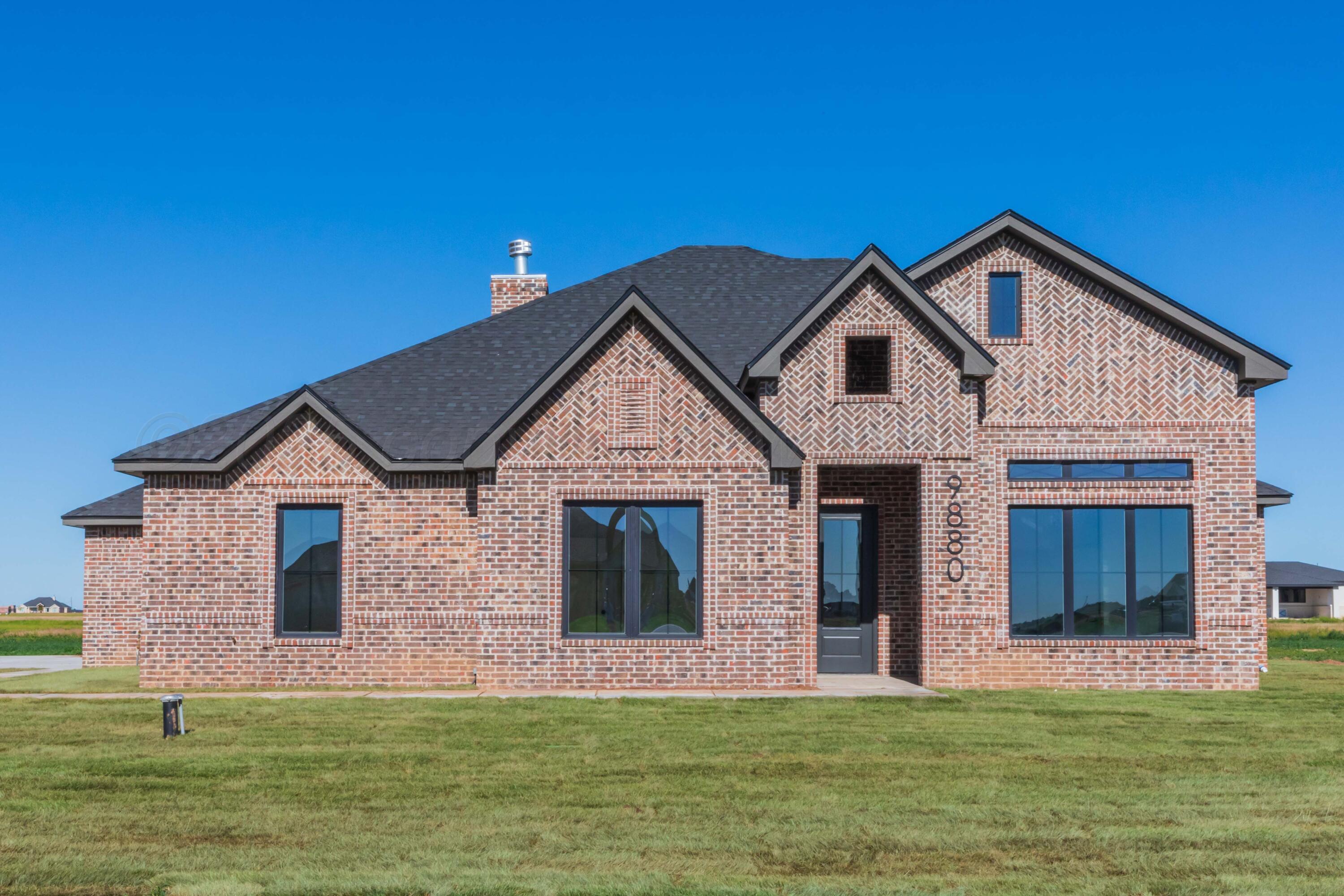 9880 Highland Springs Property Photo 2