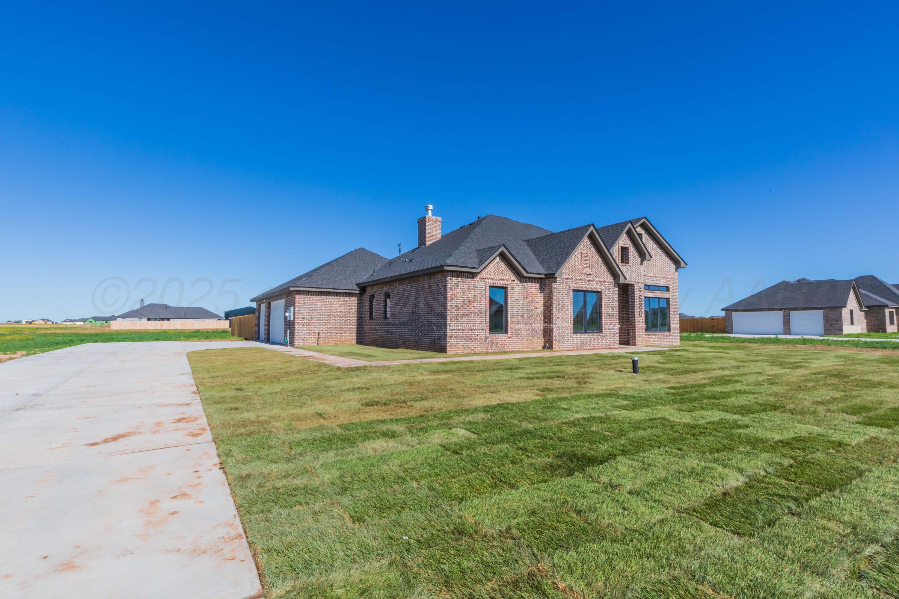 9880 Highland Springs Property Photo 3