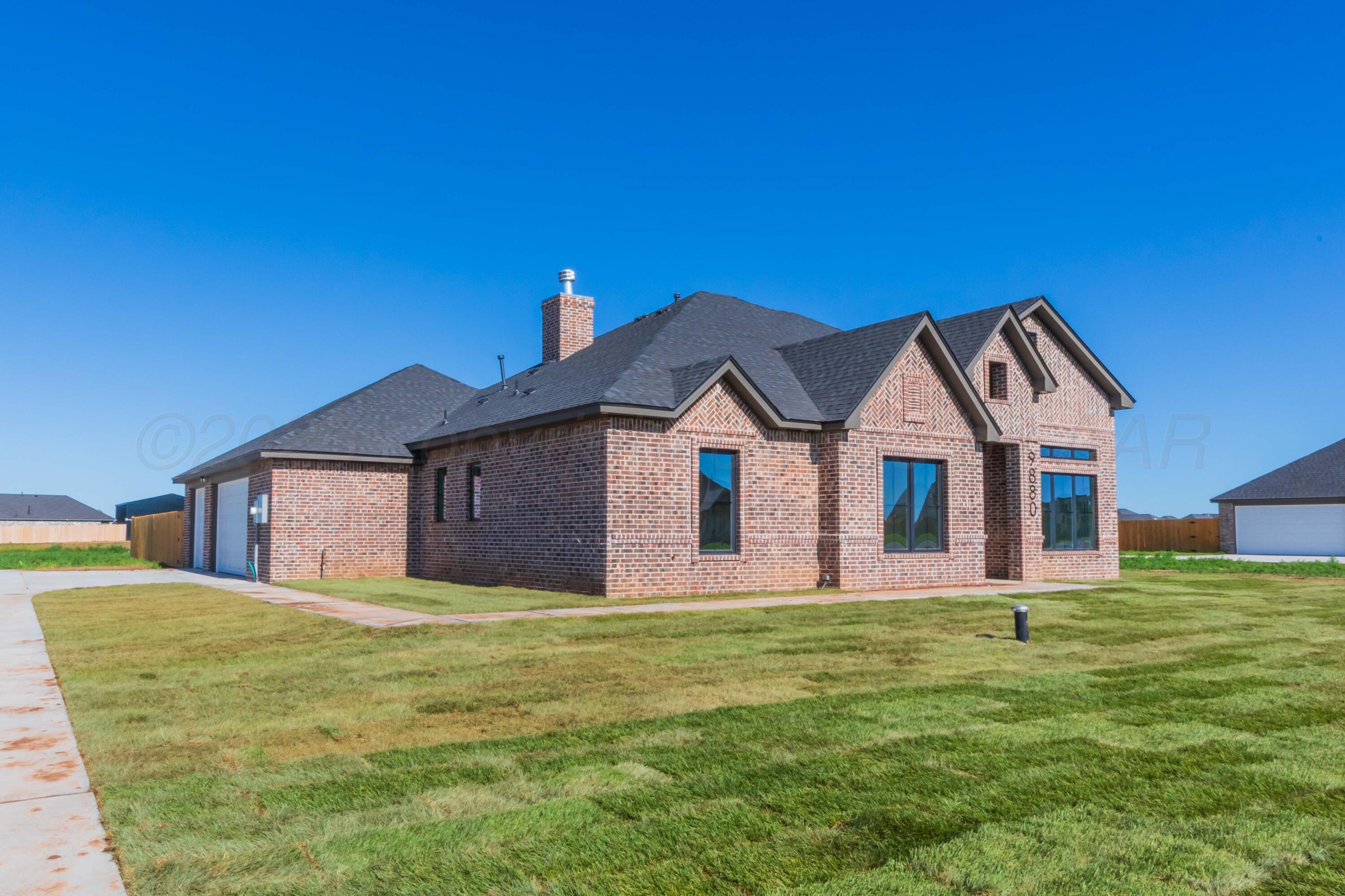 9880 Highland Springs Property Photo 4