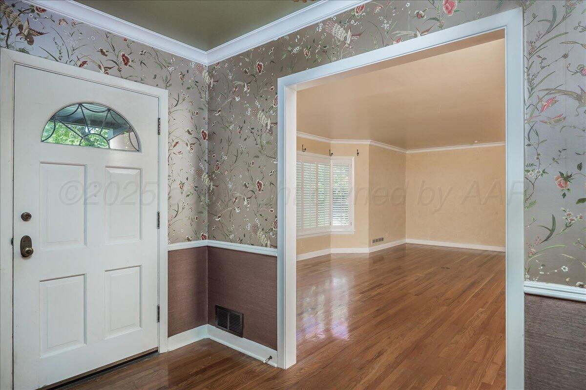1805 S Julian Boulevard Property Photo 6