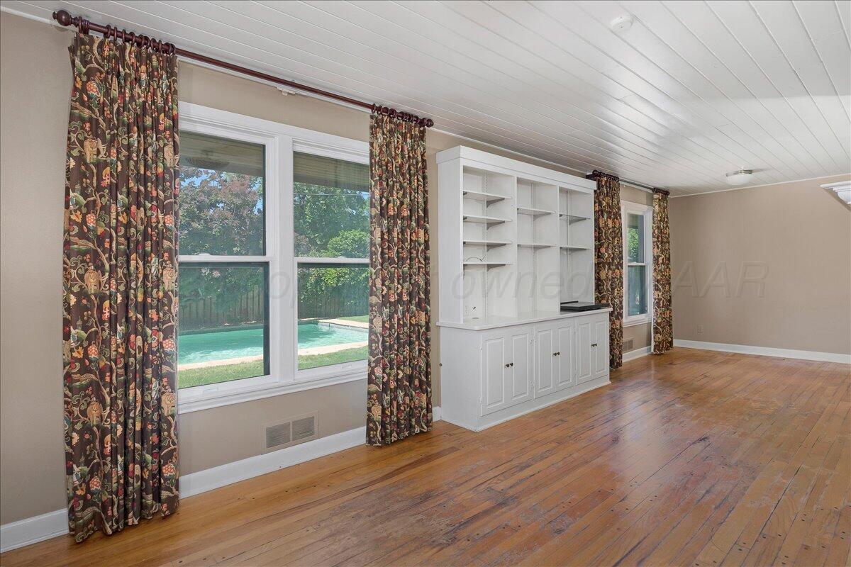1805 S Julian Boulevard Property Photo 12