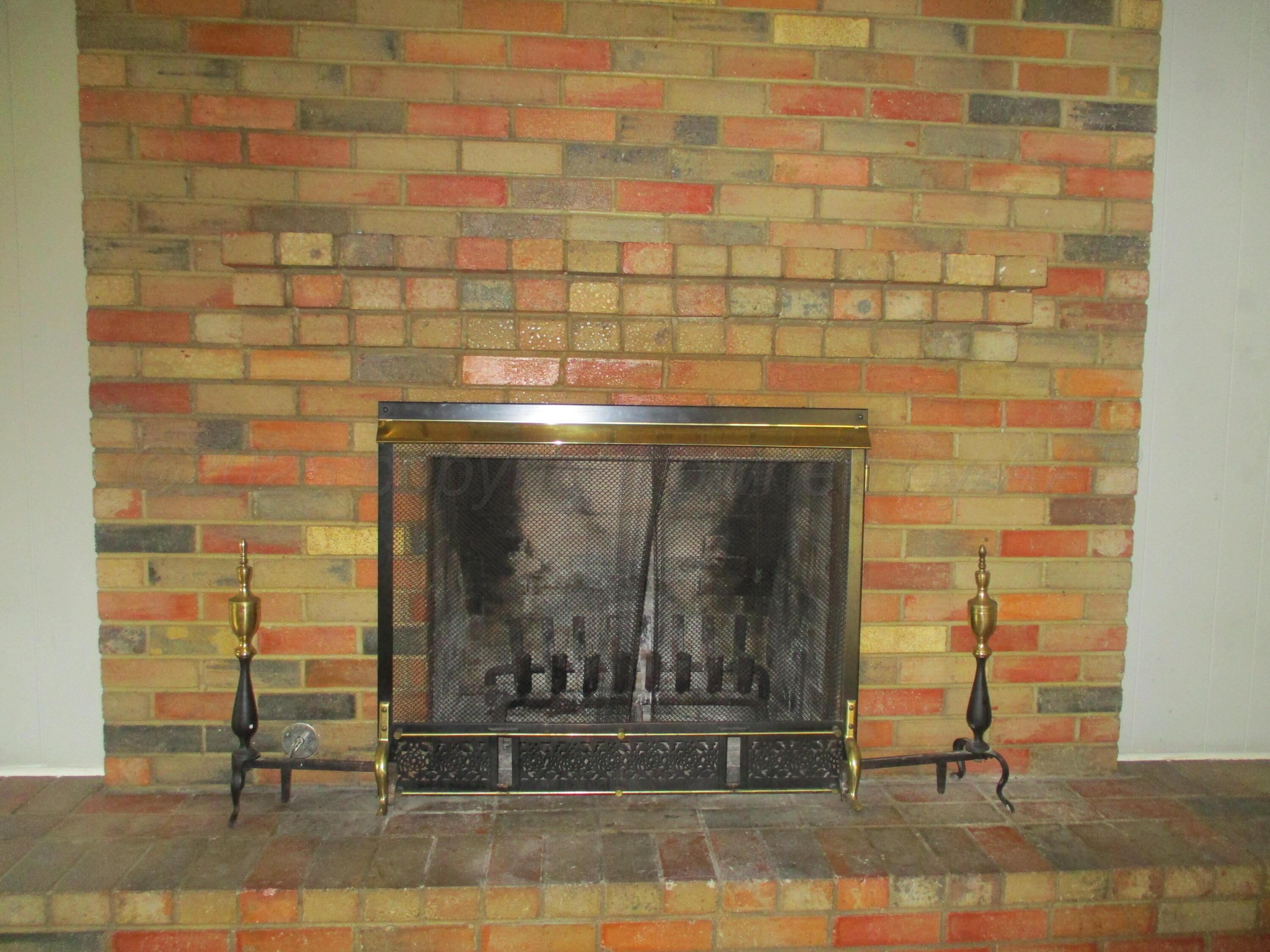 7000 Euclid Street Property Photo 4