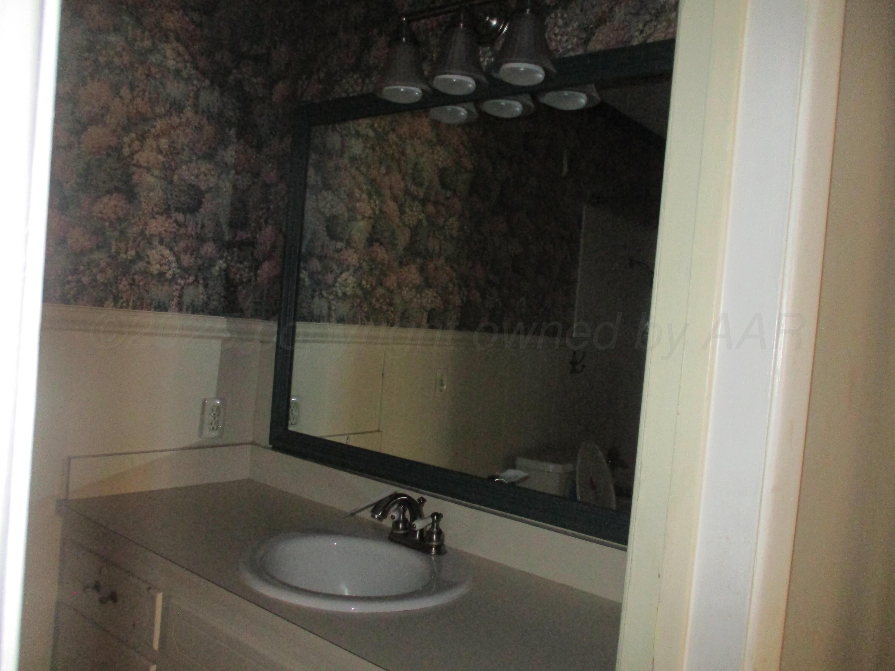 7000 Euclid Street Property Photo 12