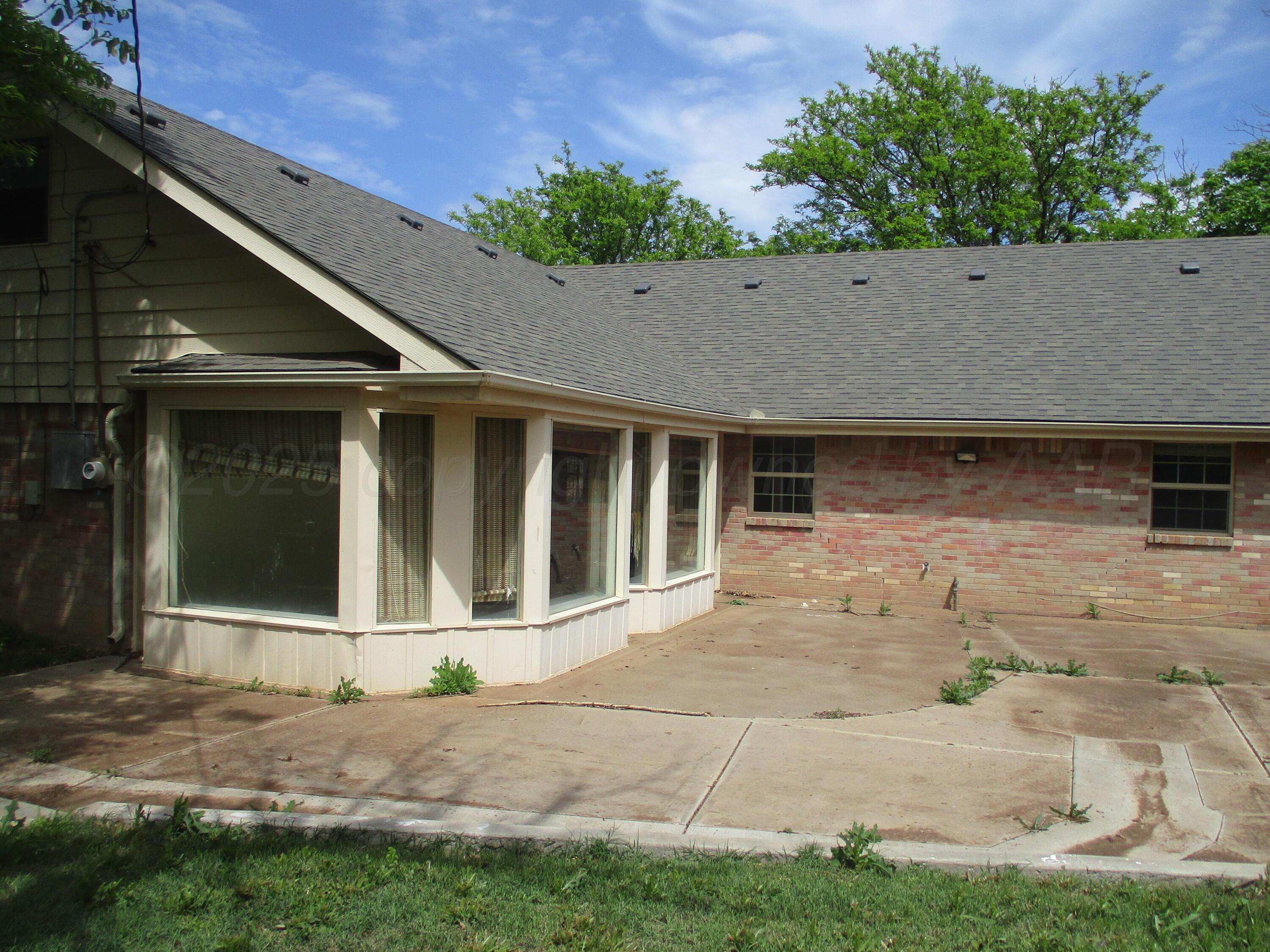 7000 Euclid Street Property Photo 15