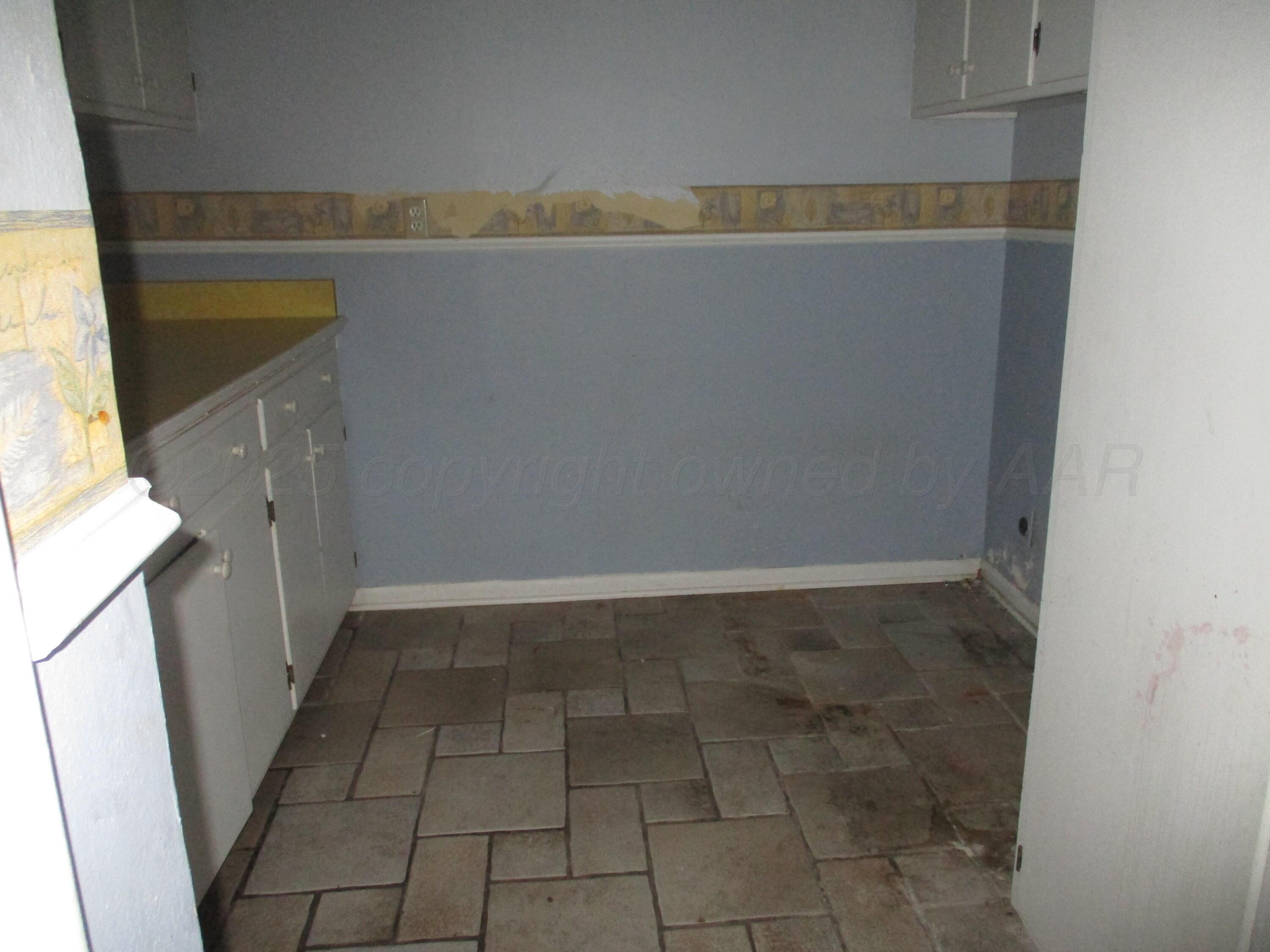 7000 Euclid Street Property Photo 22