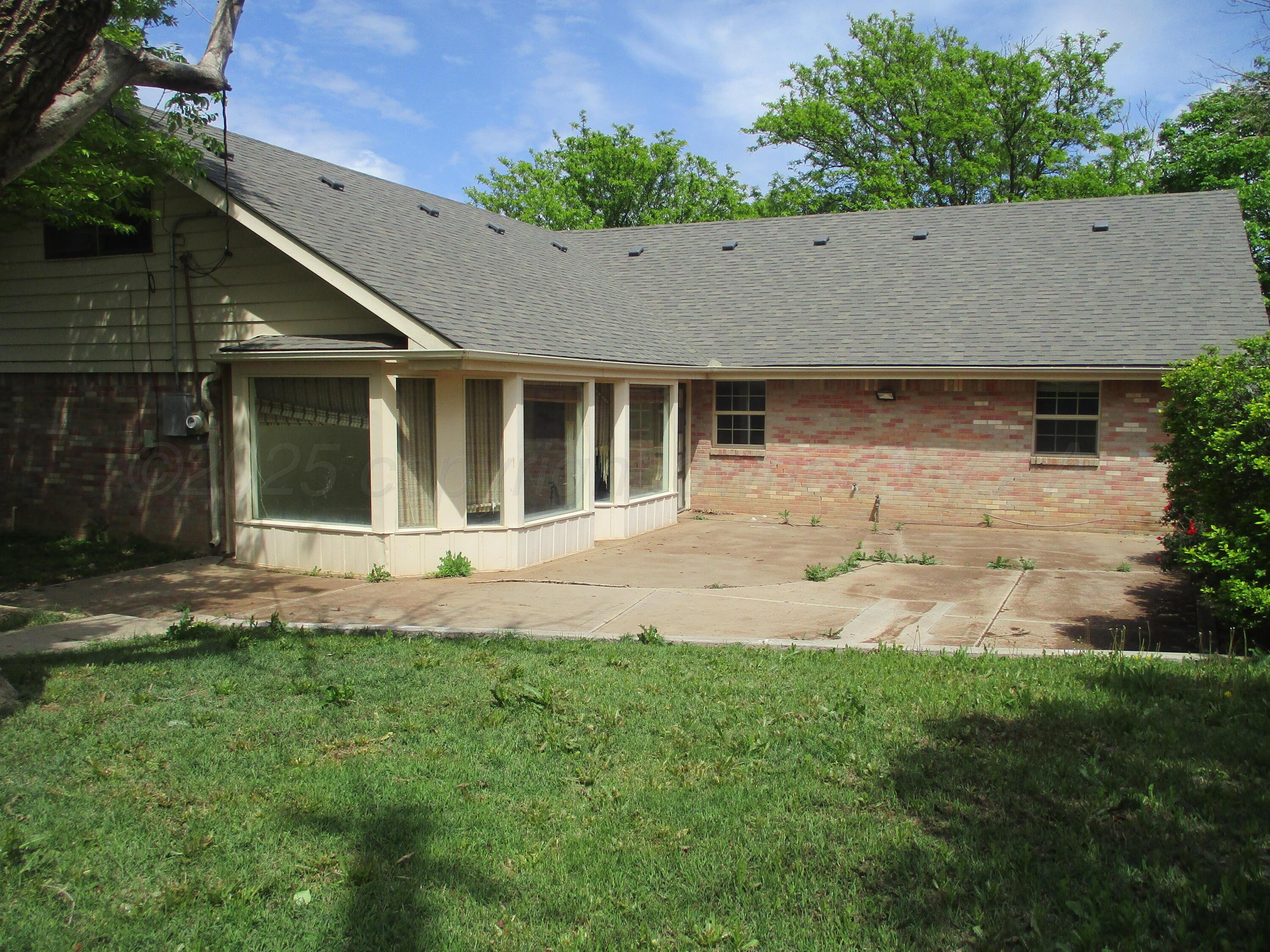 7000 Euclid Street Property Photo 23