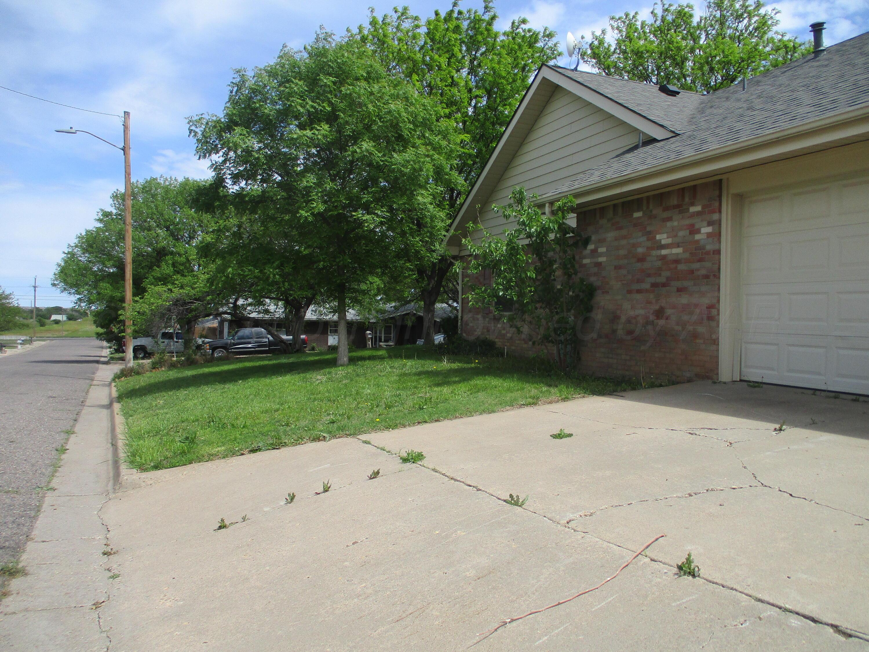 7000 Euclid Street Property Photo 27