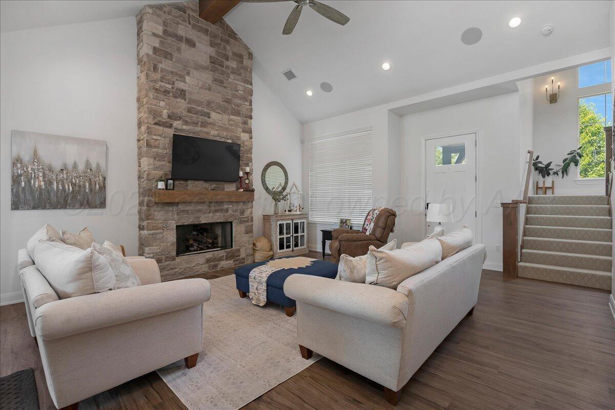 14 Kenna Lane Property Photo 3
