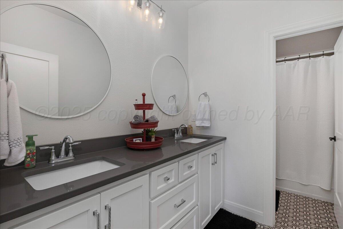 14 Kenna Lane Property Photo 25
