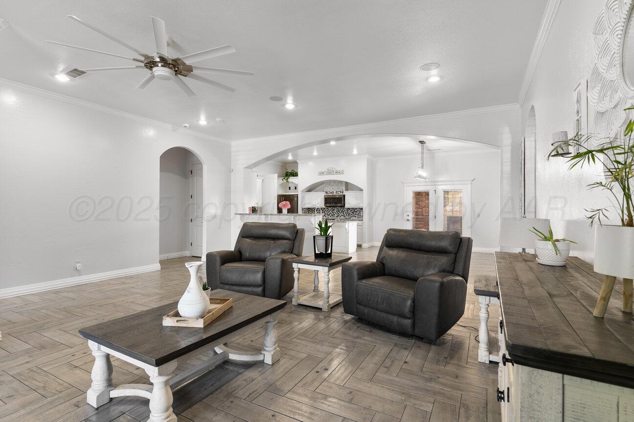 8121 Alexandria Avenue Property Photo 7