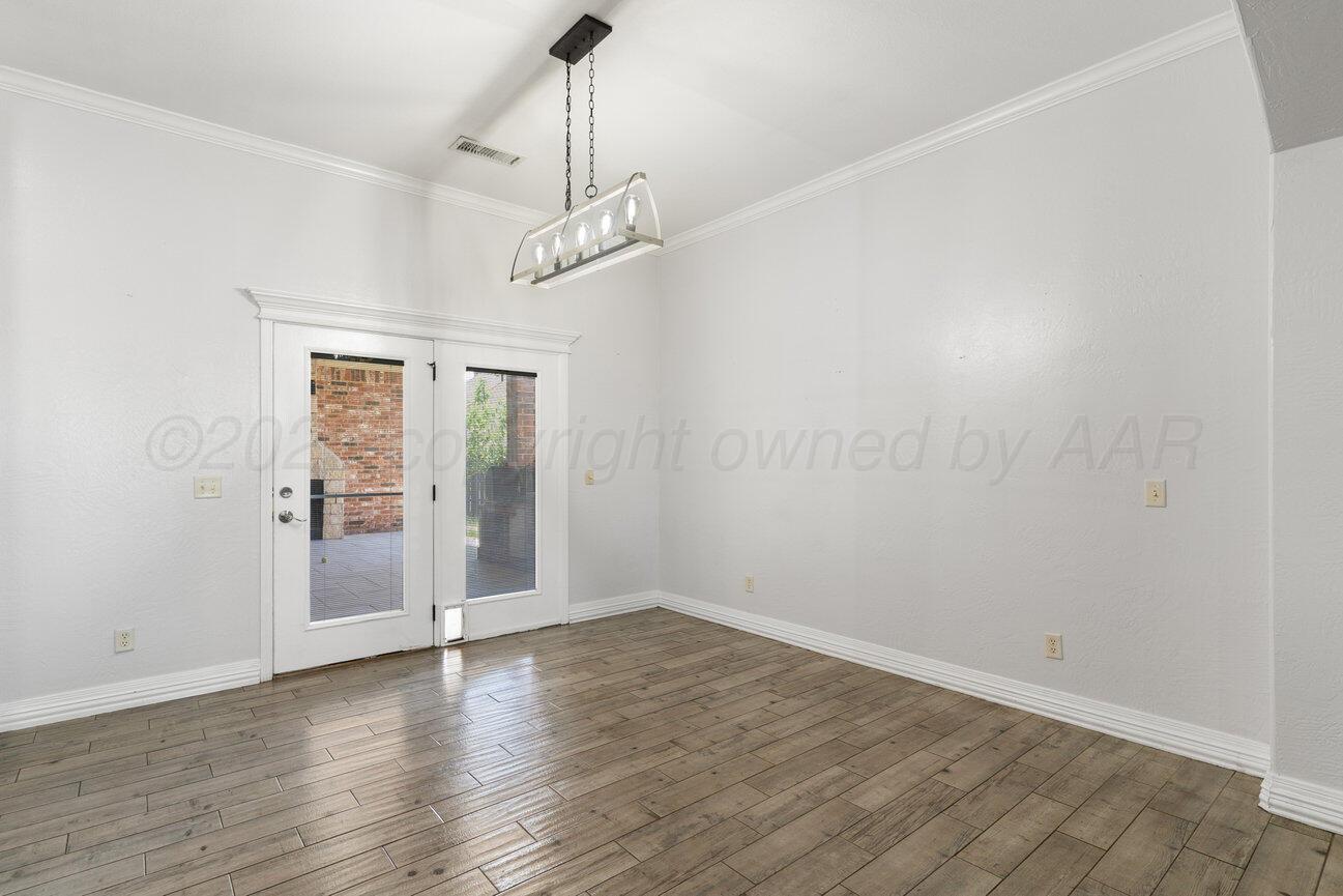 8121 Alexandria Avenue Property Photo 8