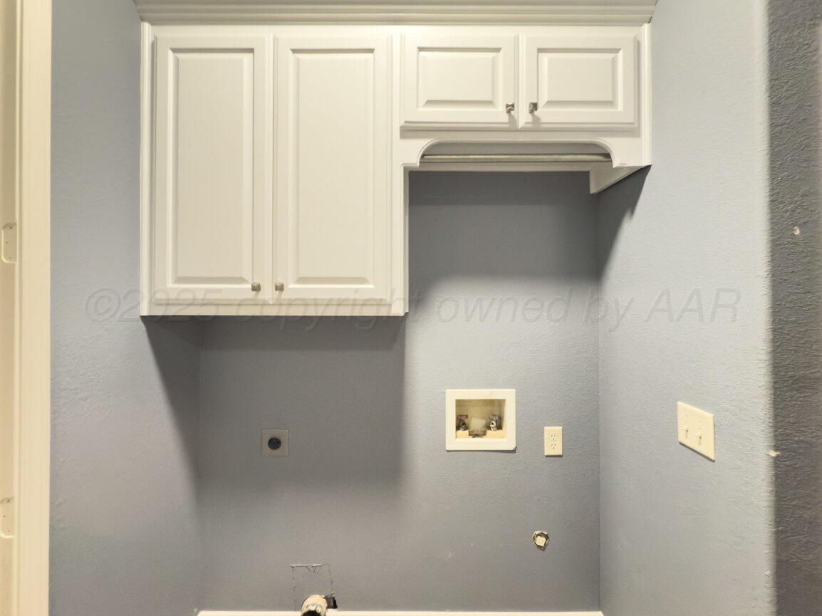 8121 Alexandria Avenue Property Photo 37