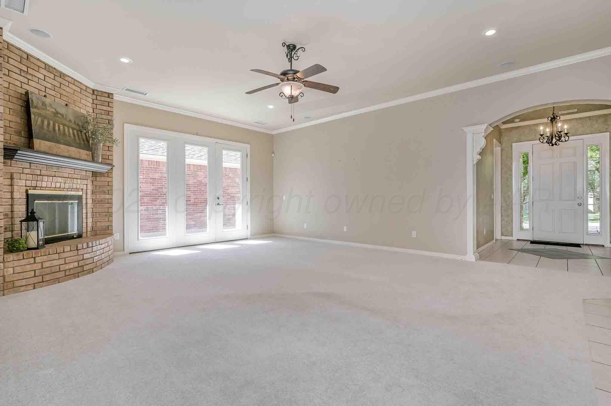 7802 Pineridge Drive Property Photo 9