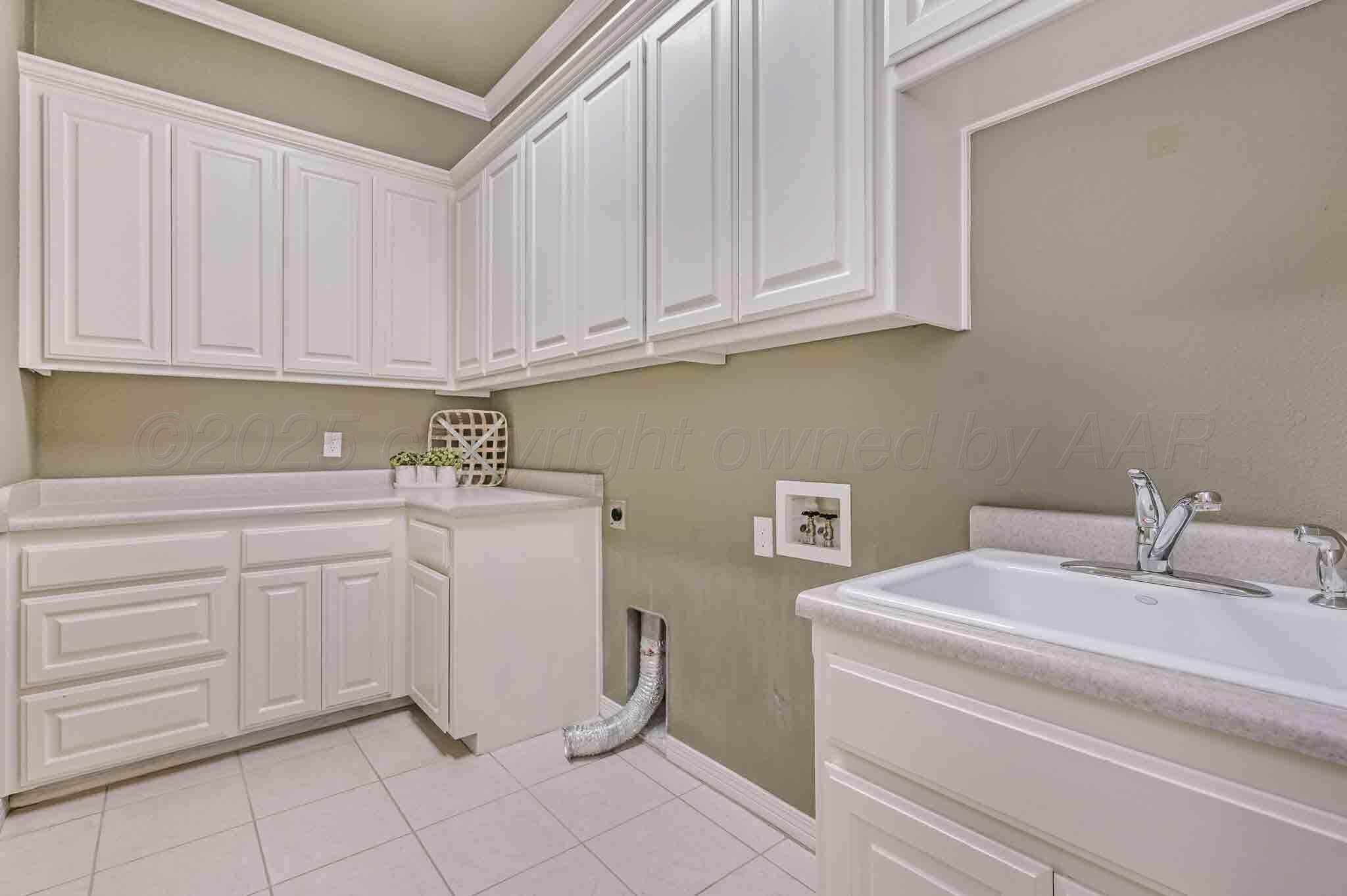 7802 Pineridge Drive Property Photo 16