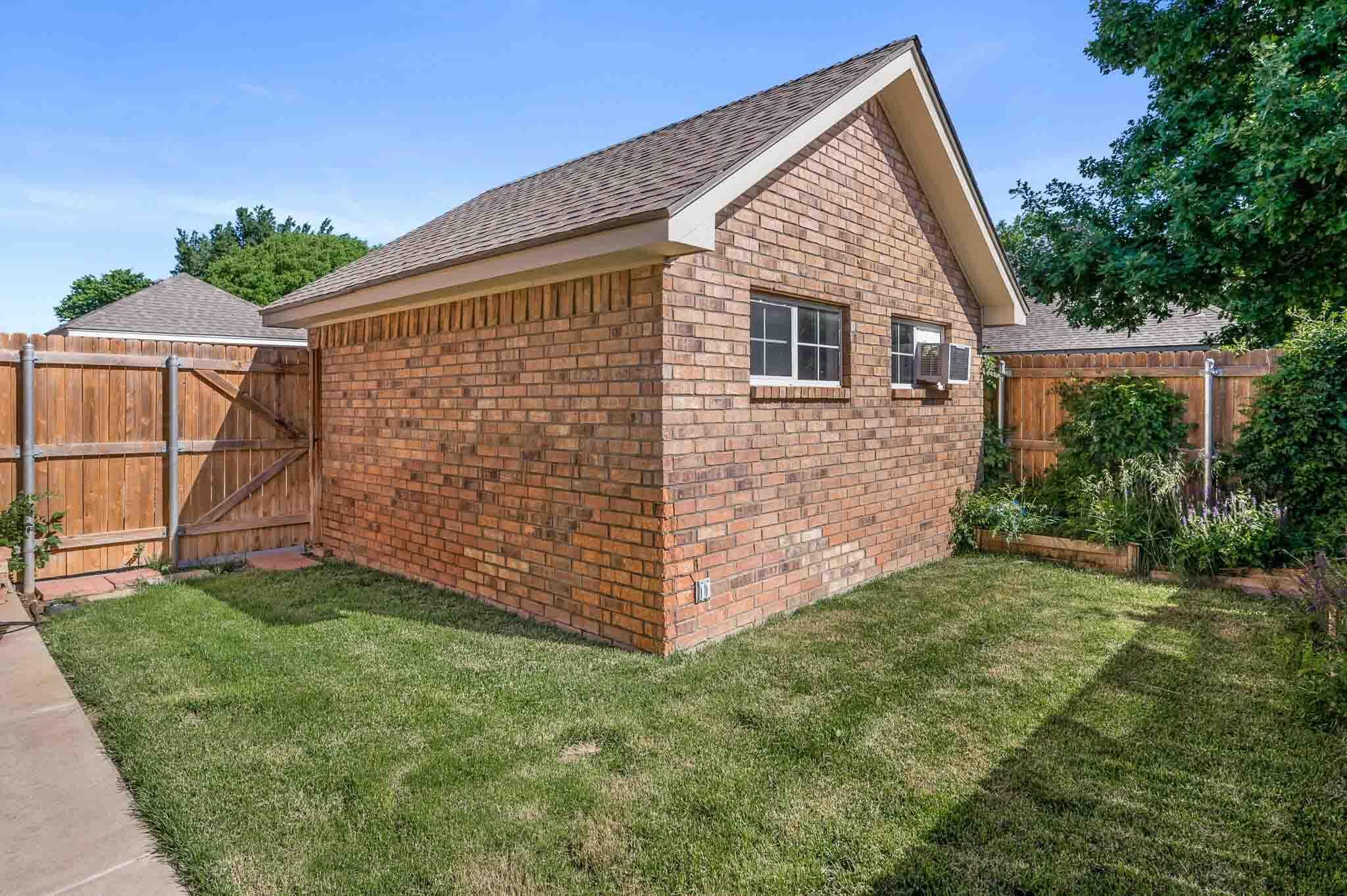 7802 Pineridge Drive Property Photo 22
