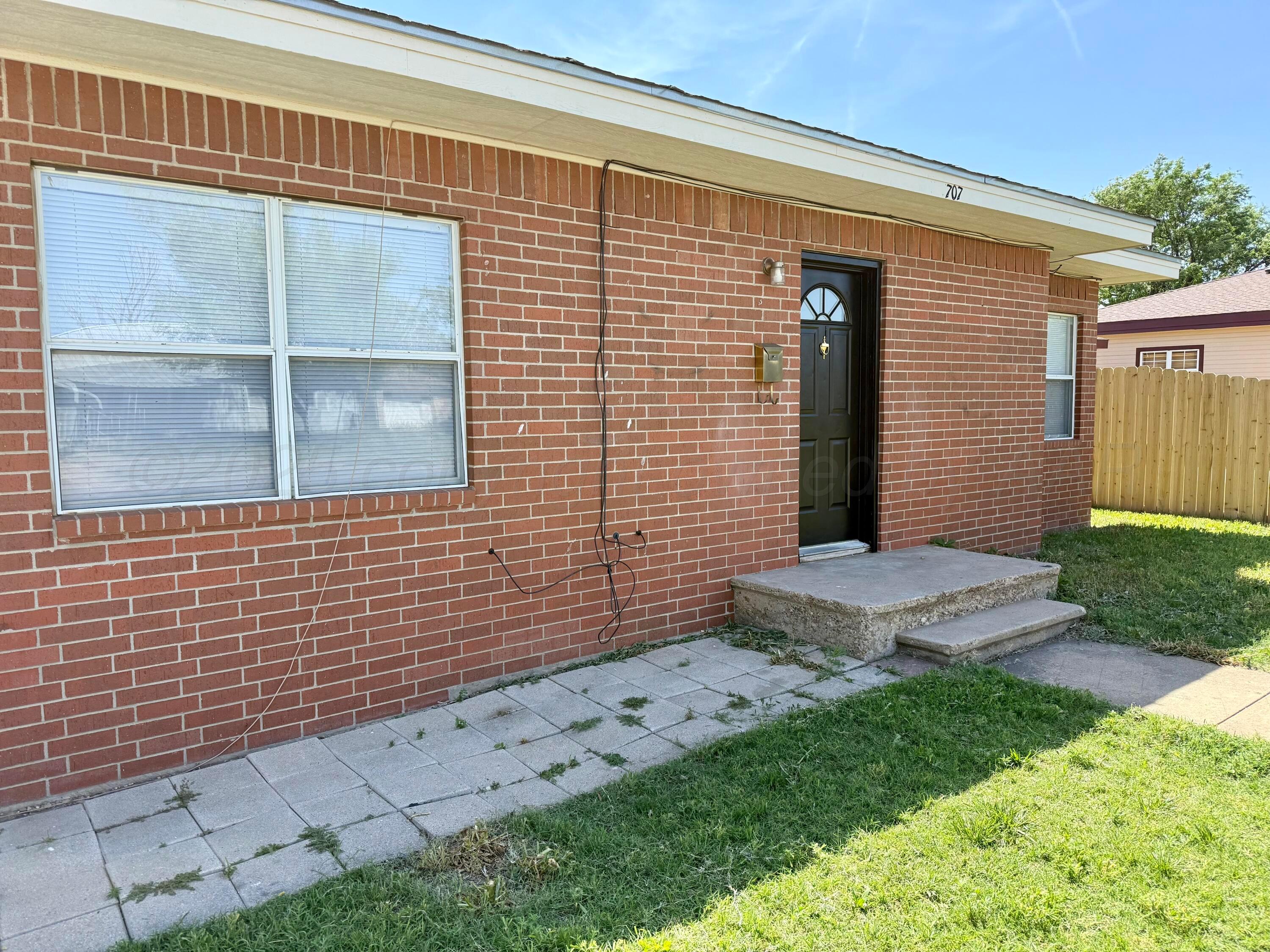 707 Avenue Q Property Photo 2