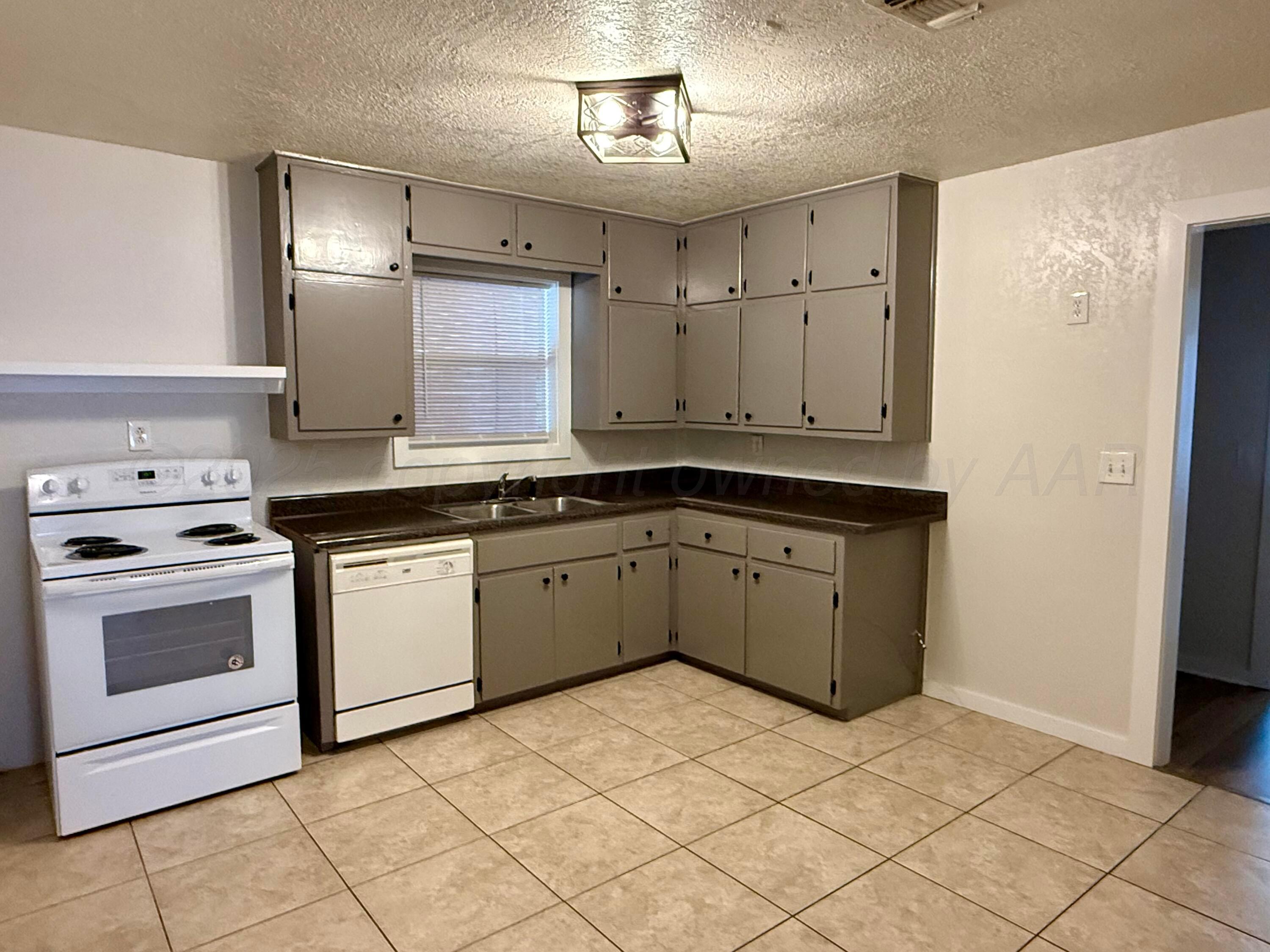707 Avenue Q Property Photo 17