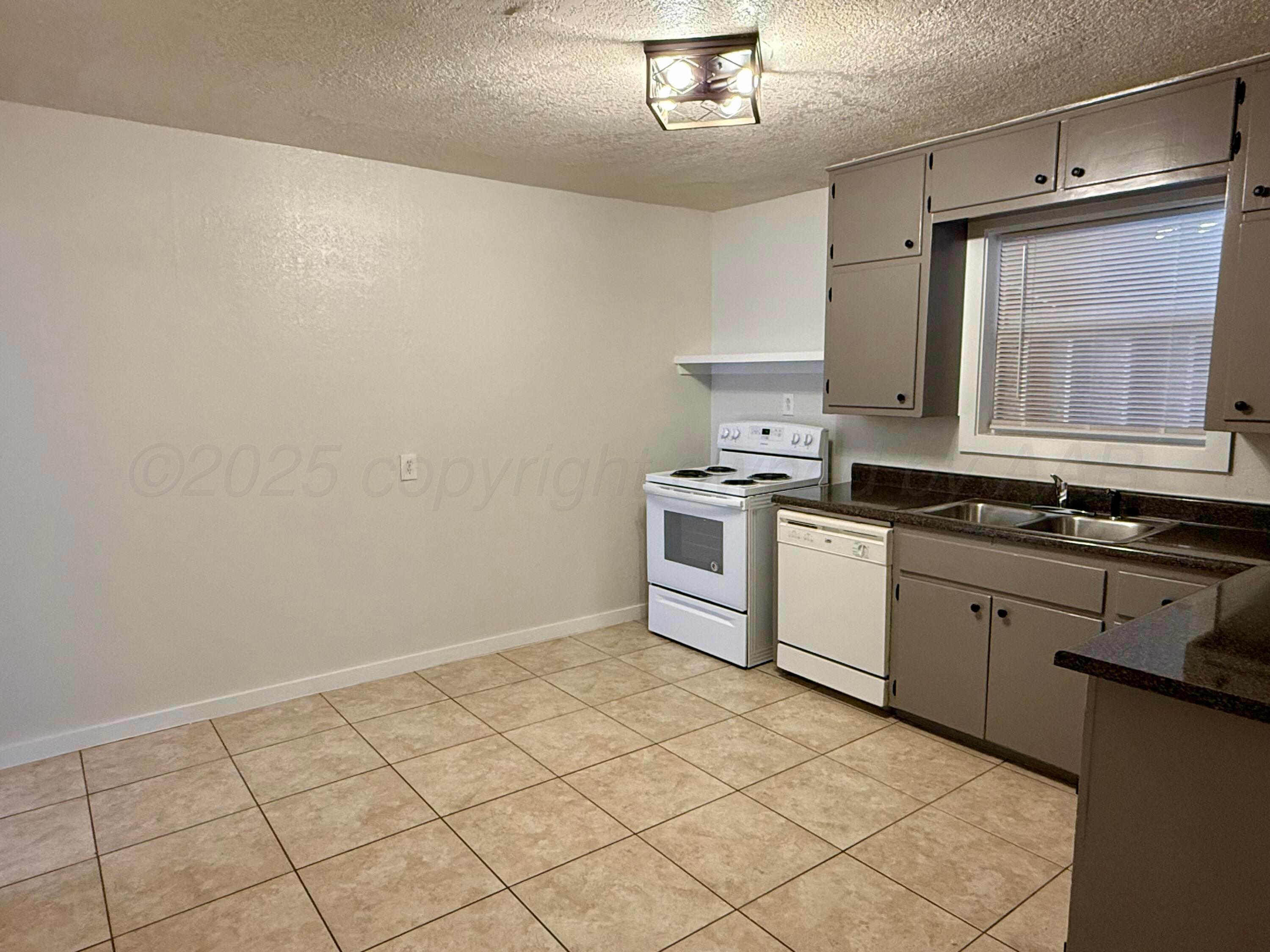 707 Avenue Q Property Photo 18