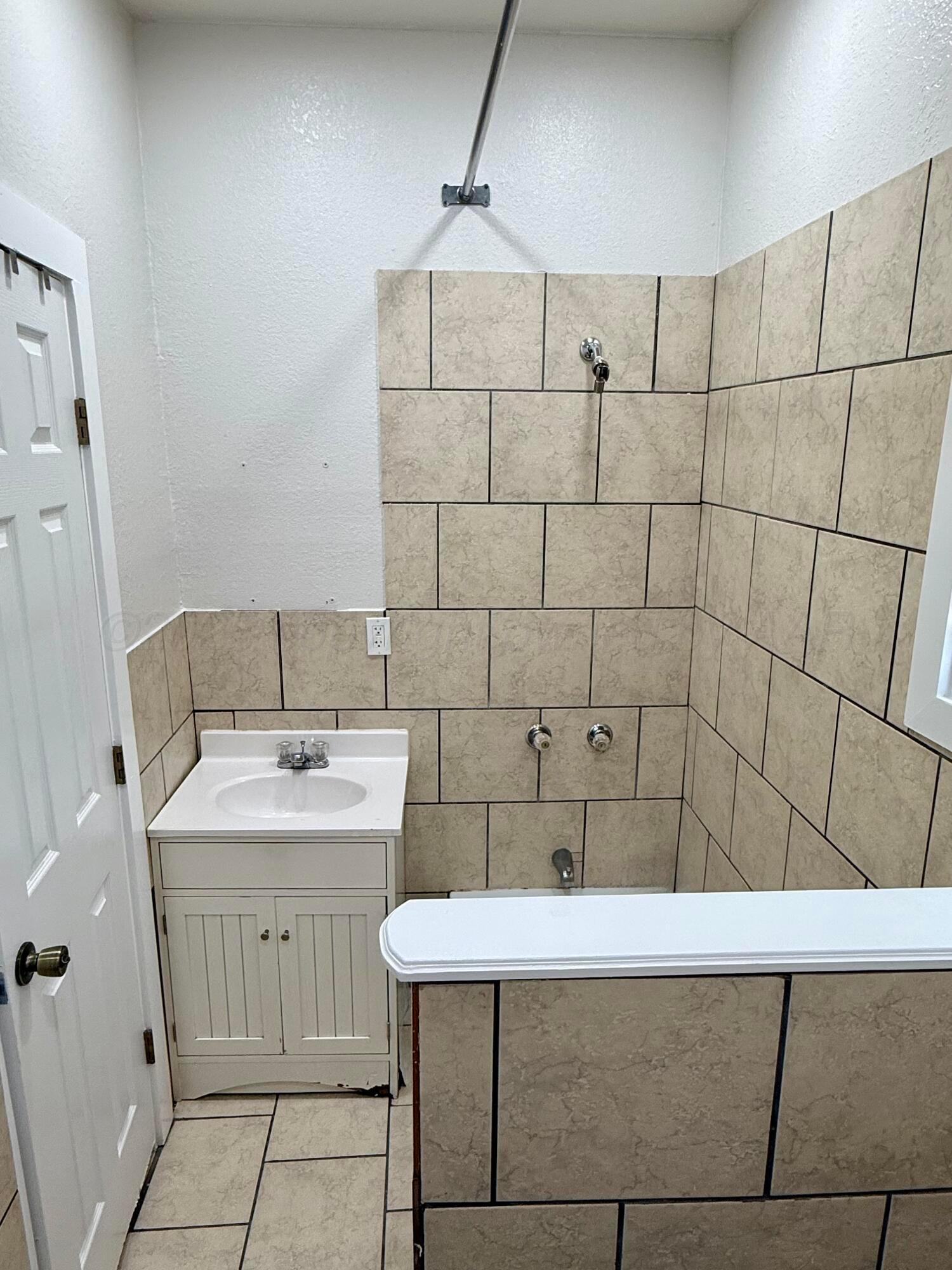 707 Avenue Q Property Photo 28