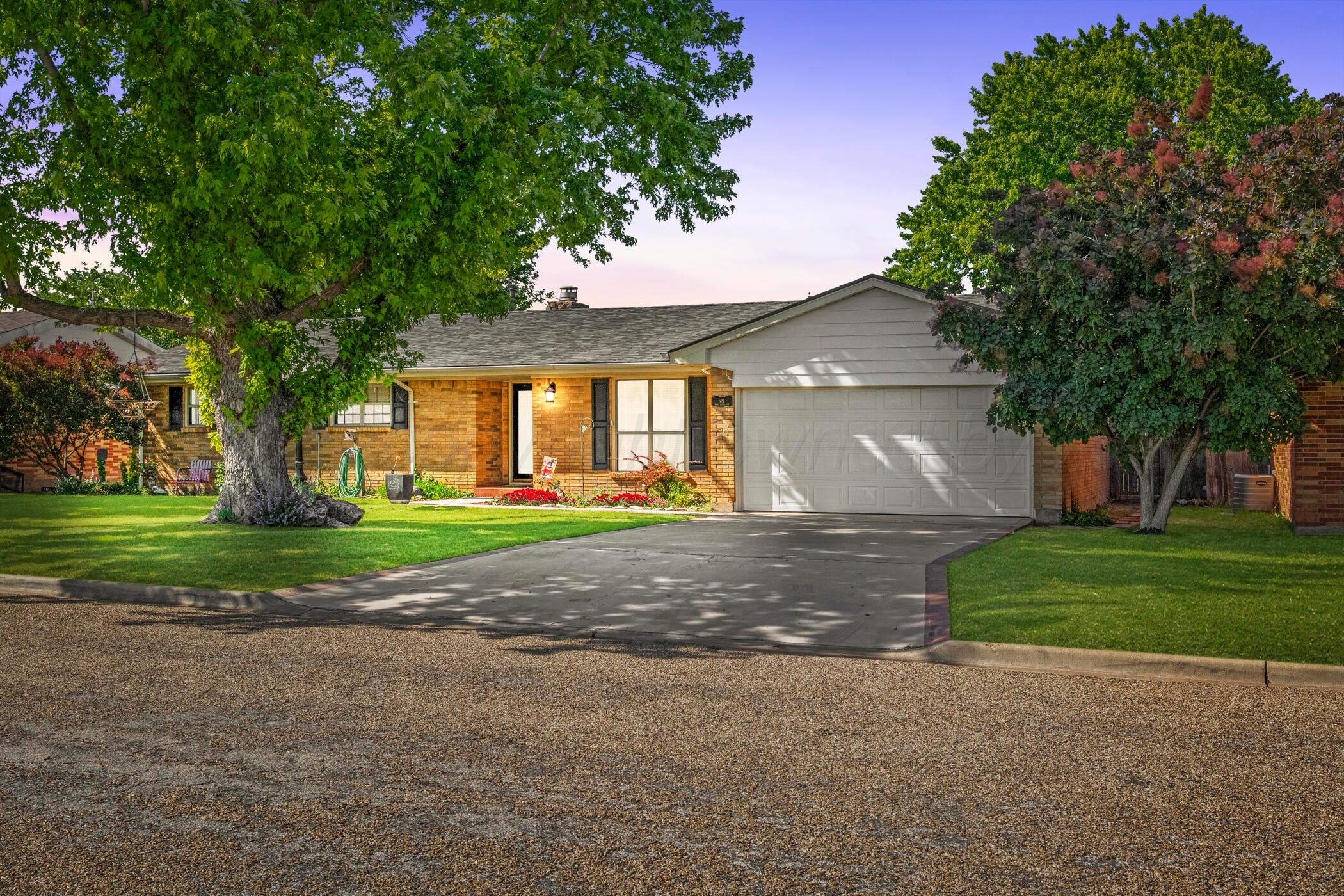 624 Nara Visa Ln Property Photo 2