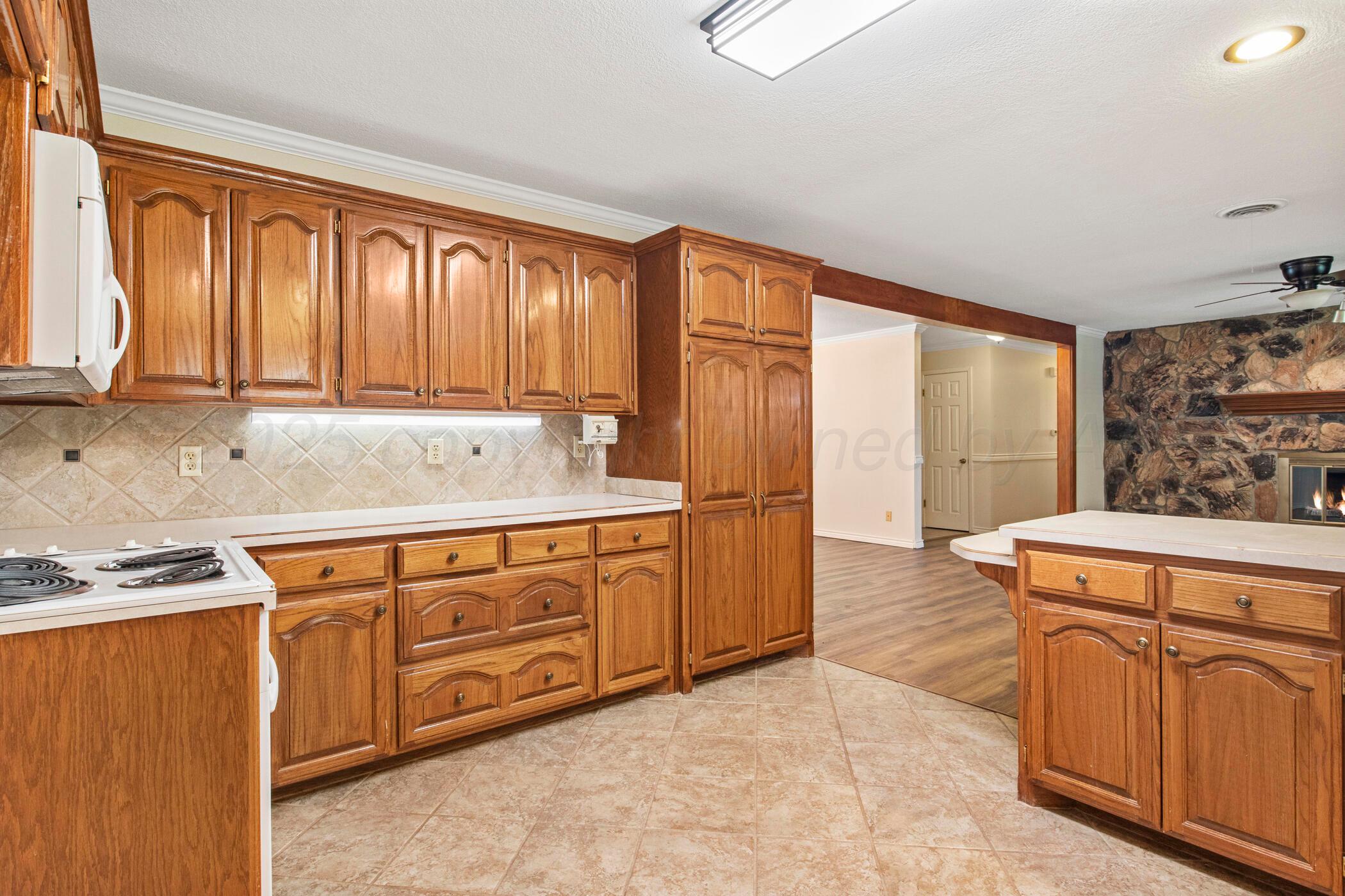 624 Nara Visa Ln Property Photo 7