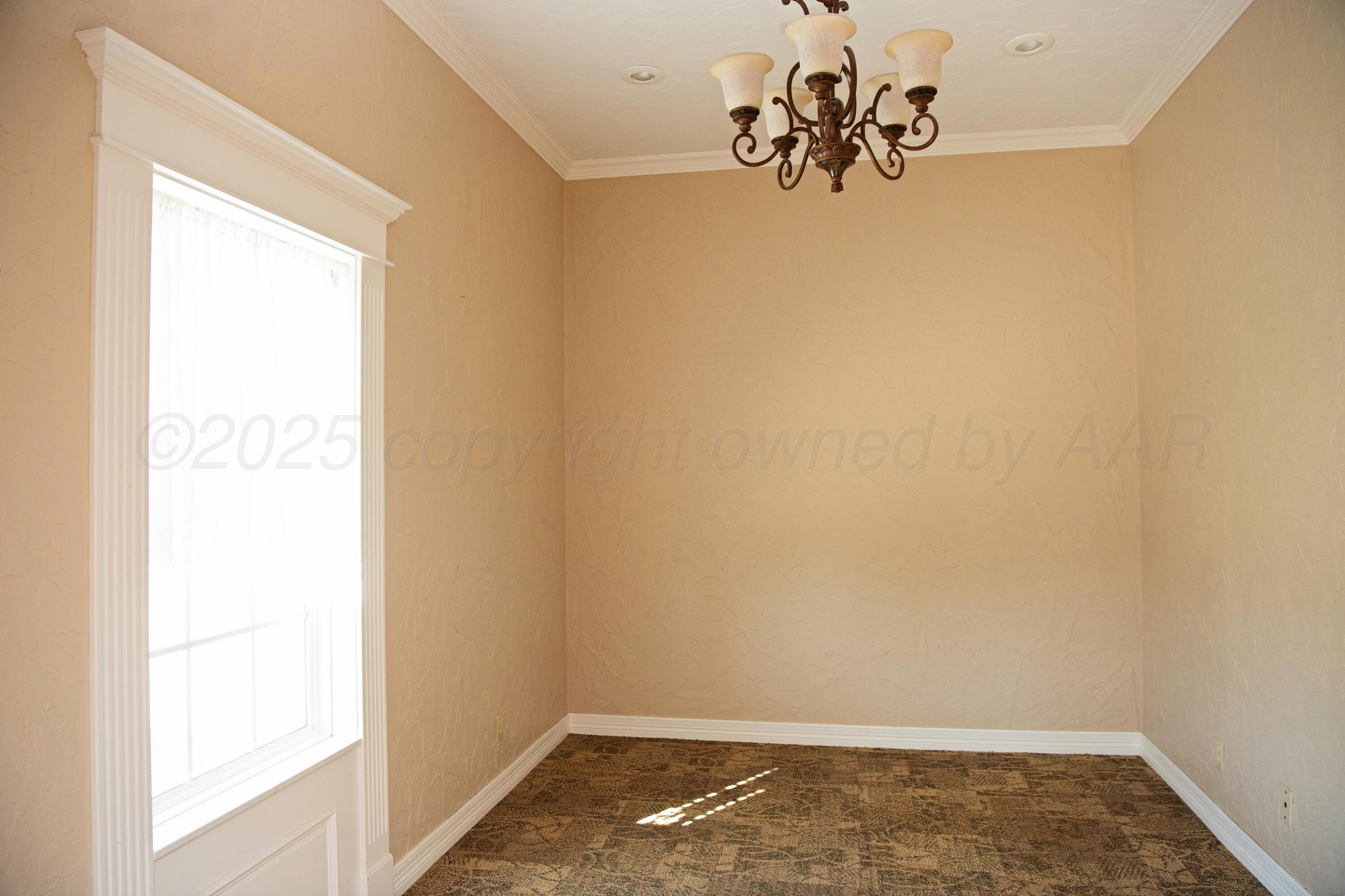 411 E 6th Street Property Photo 15