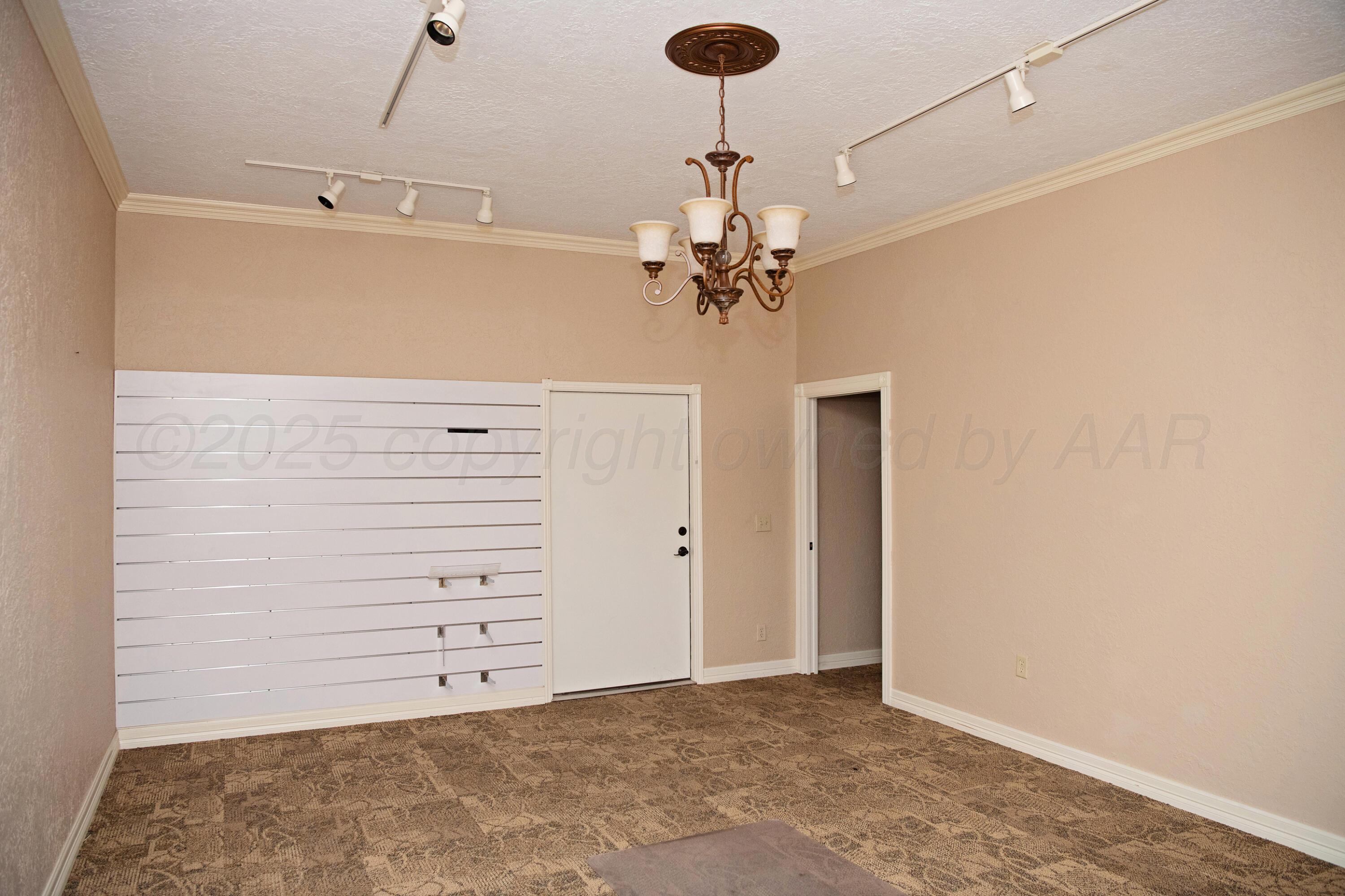 411 E 6th Street Property Photo 21