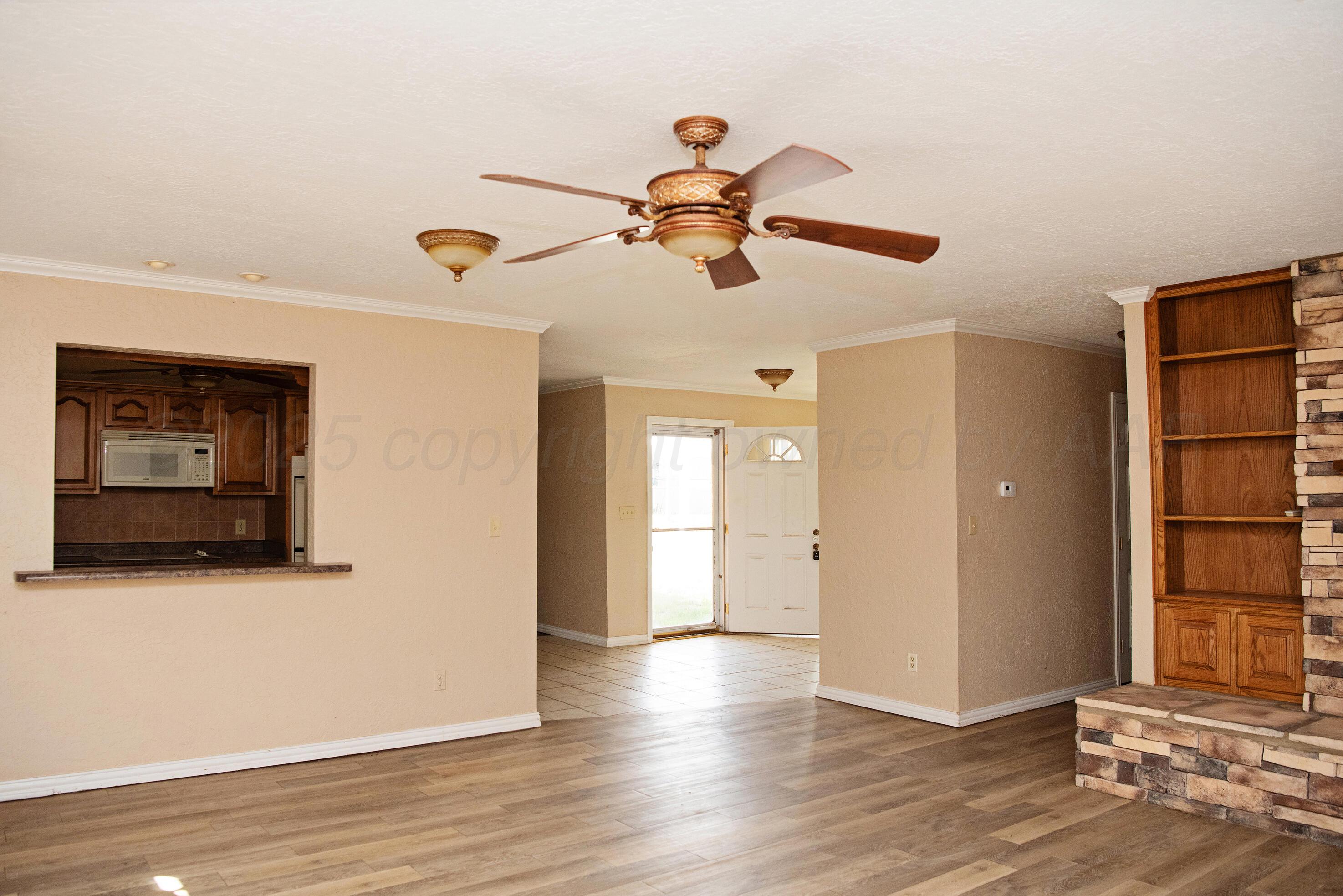 411 E 6th Street Property Photo 45